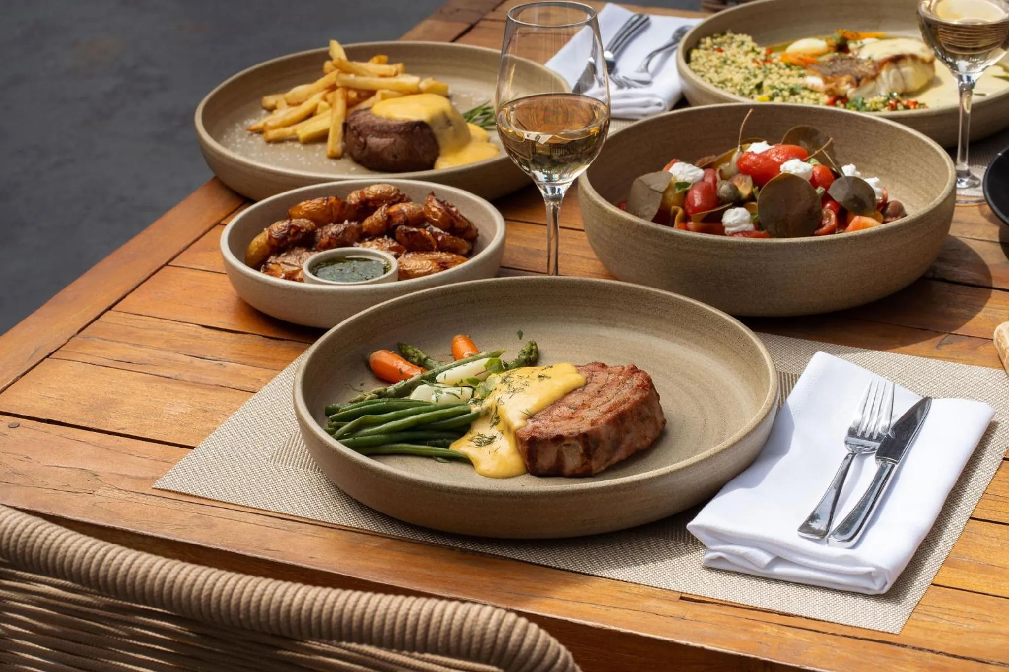 Food and drinks in Golden Milos Beach Ηouse by Domotel