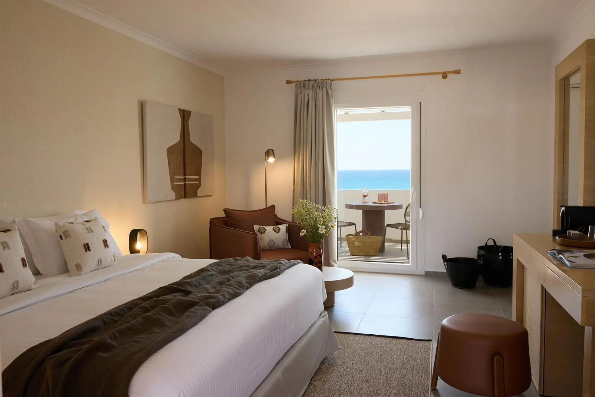 Photo of the whole room, Bed in Golden Milos Beach Ηouse by Domotel