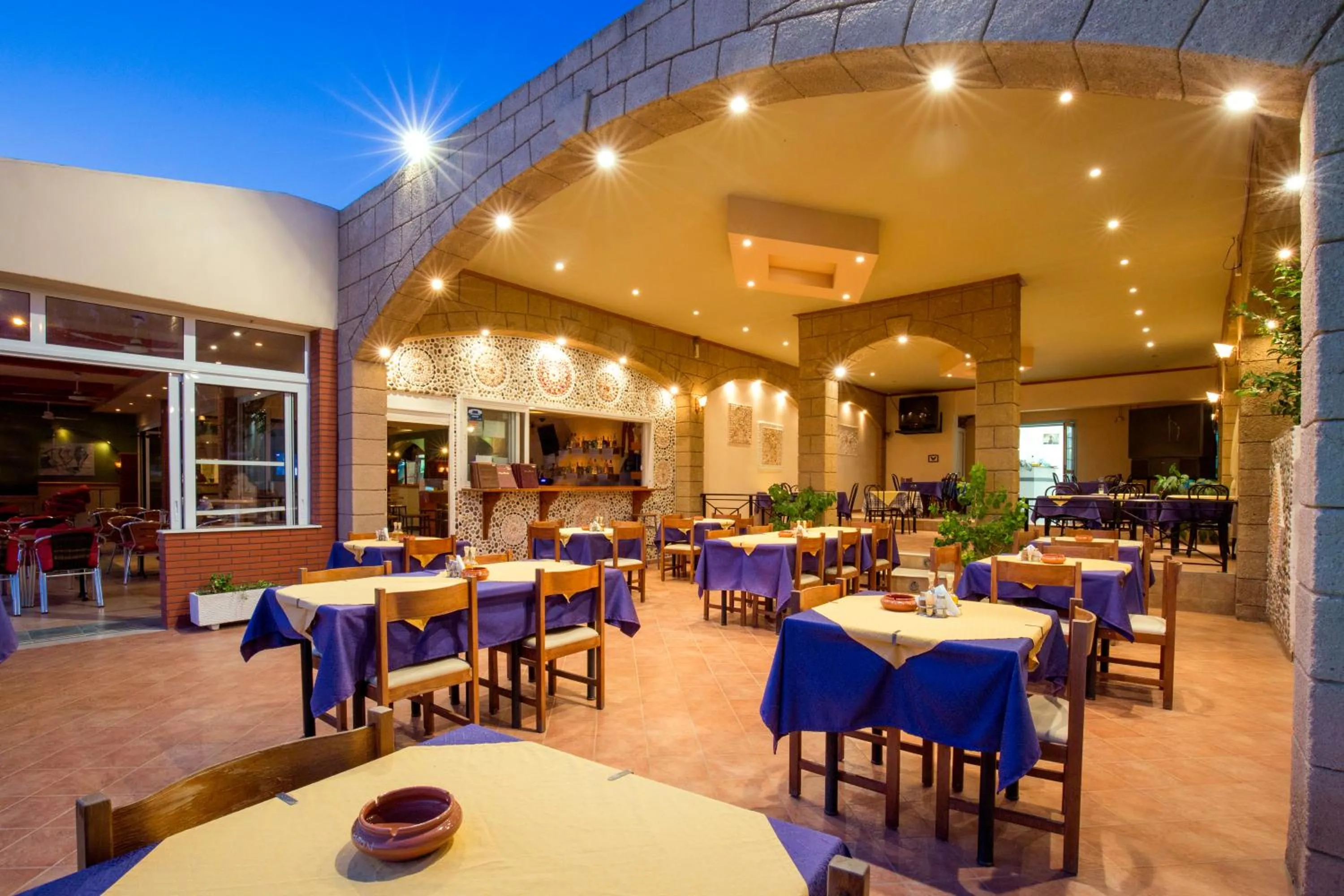 Food and drinks in Saint Amon Hotel