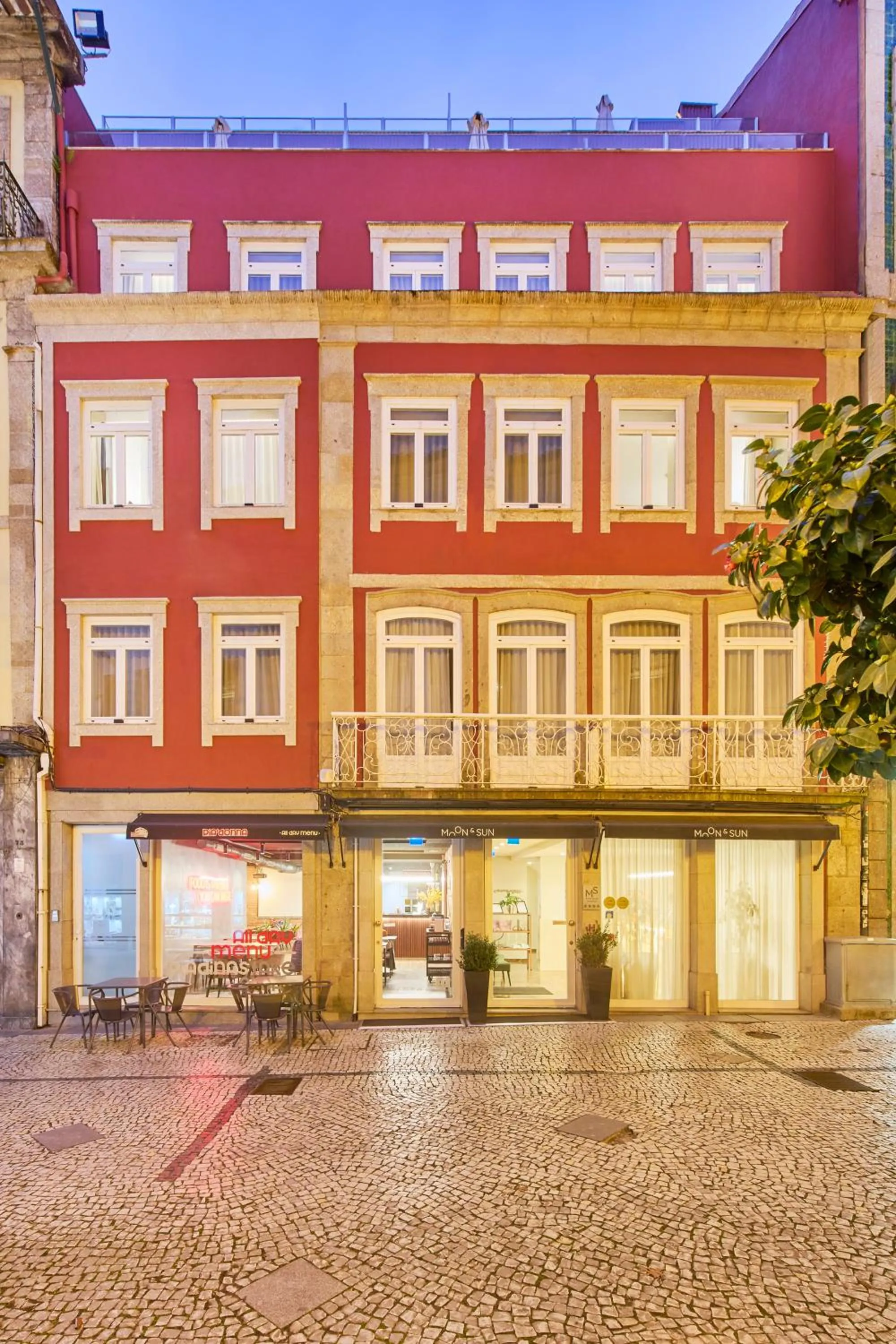 Facade/entrance in Hotel Moon & Sun Braga