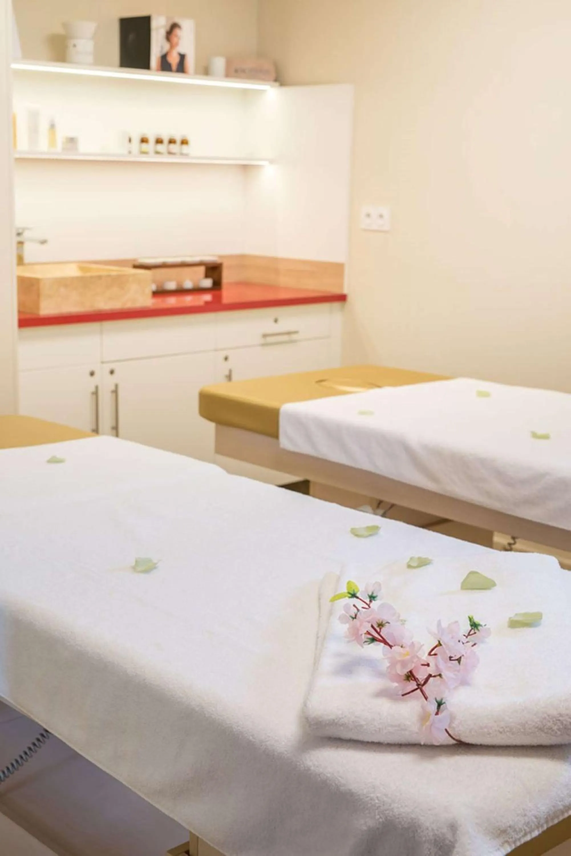 Spa and wellness centre/facilities, Bed in Auberge du Lac, Sure Hotel Collection by Best Western