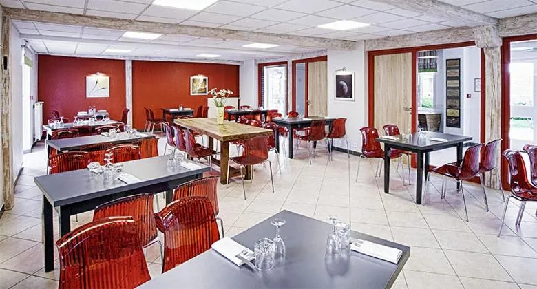 Restaurant/places to eat in Auberge du Lac, Sure Hotel Collection by Best Western