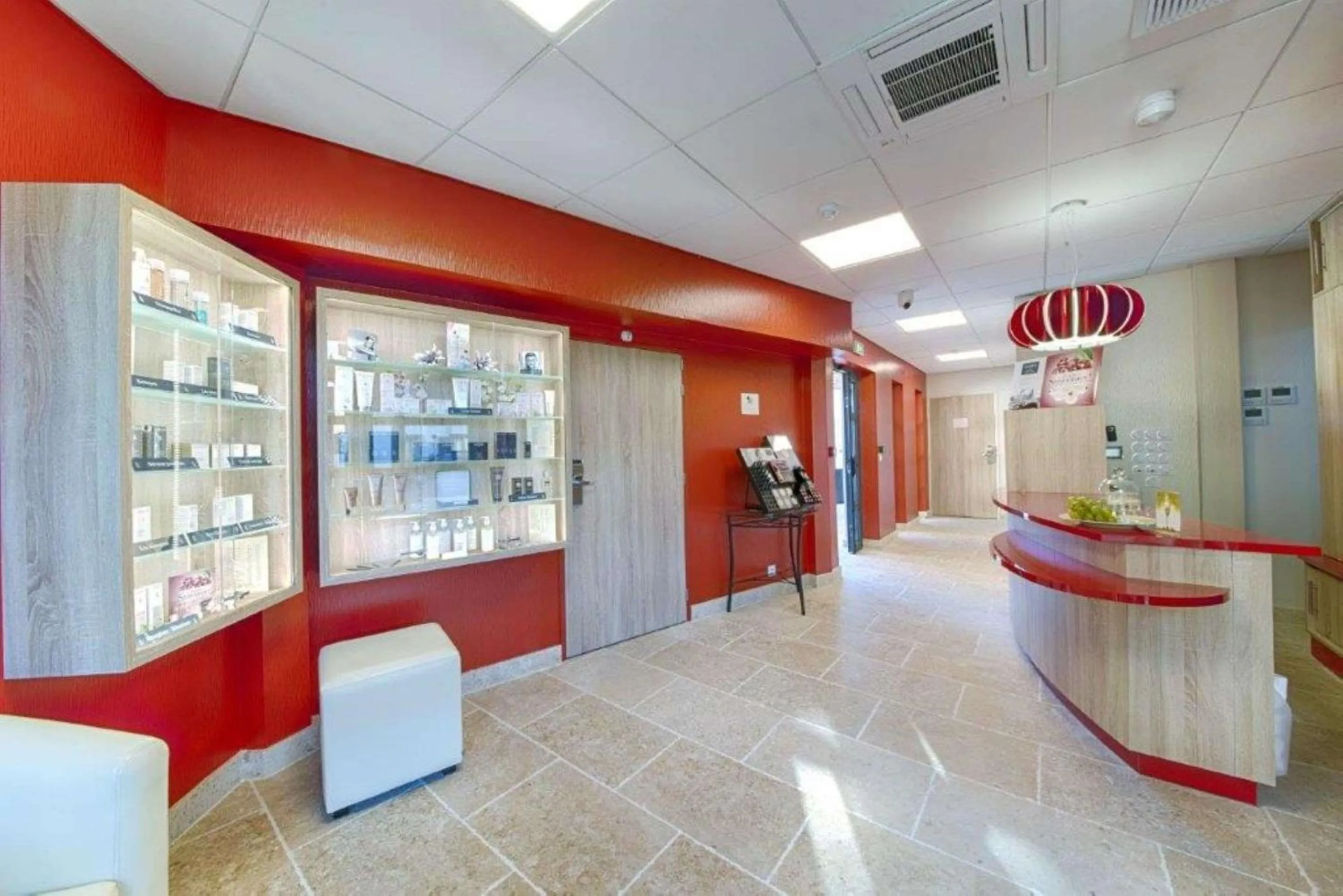 Spa and wellness centre/facilities in Auberge du Lac, Sure Hotel Collection by Best Western