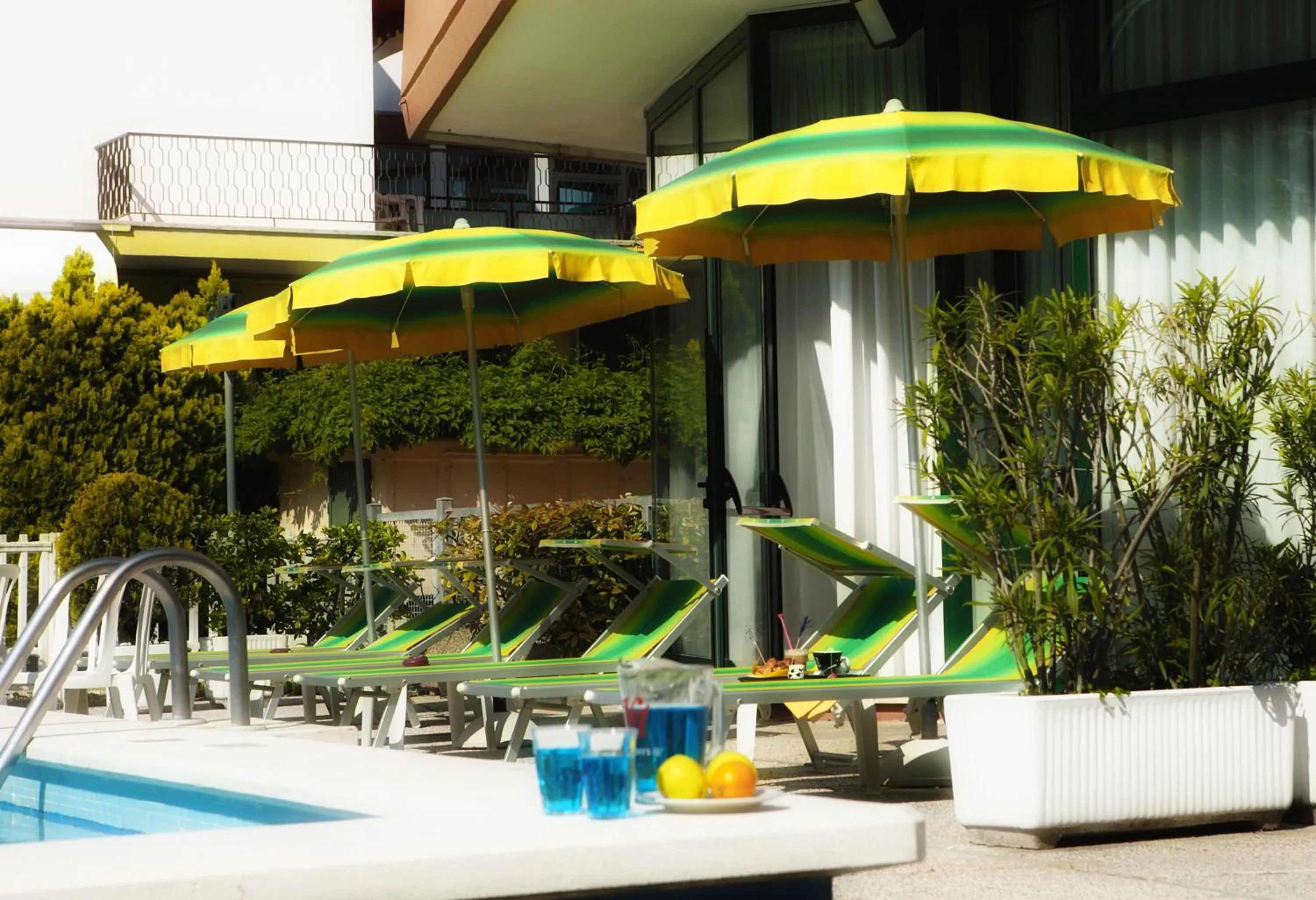 Swimming pool in Hotel American