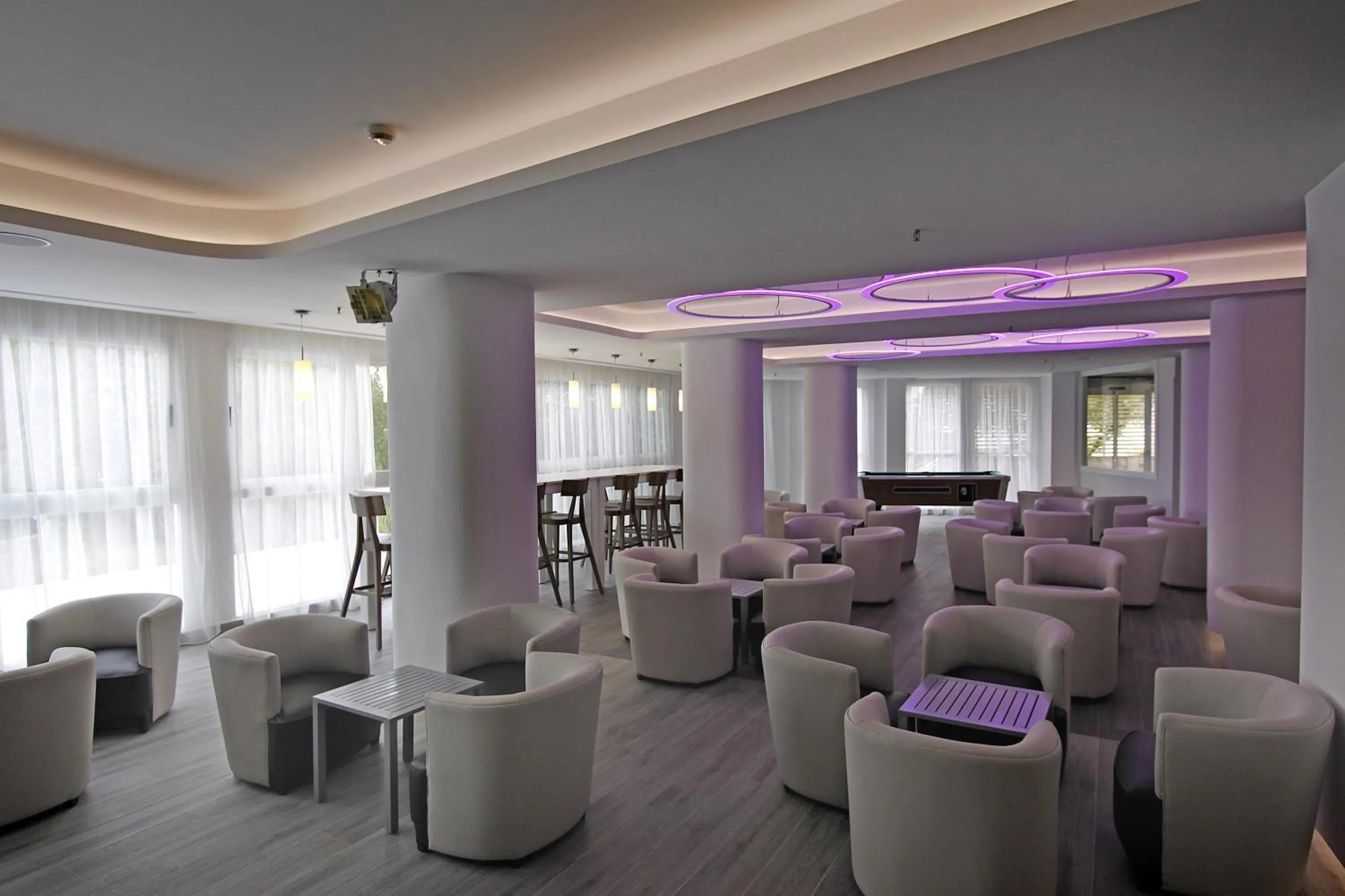 Communal lounge/ TV room in BG Pamplona