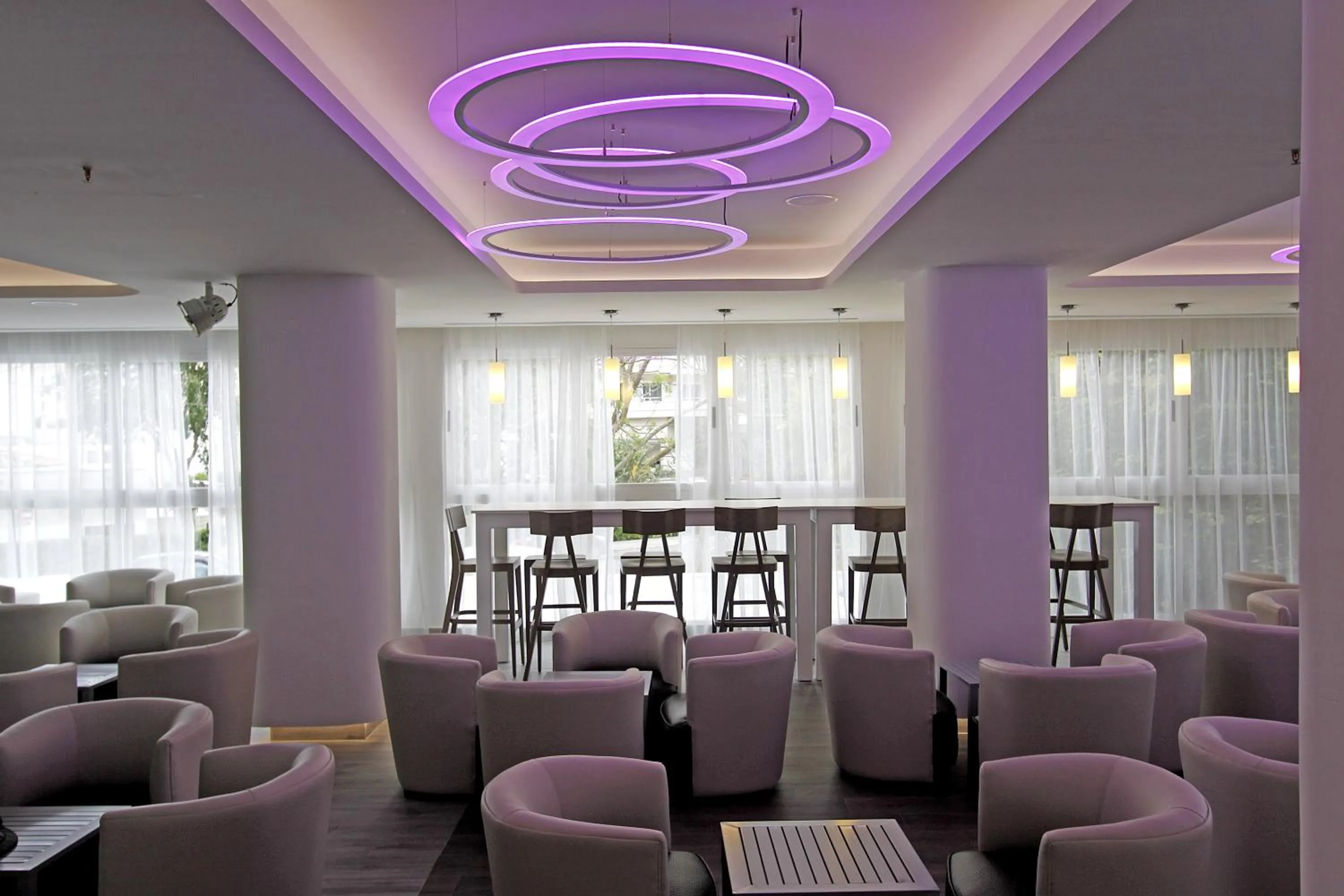 Communal lounge/ TV room in BG Pamplona