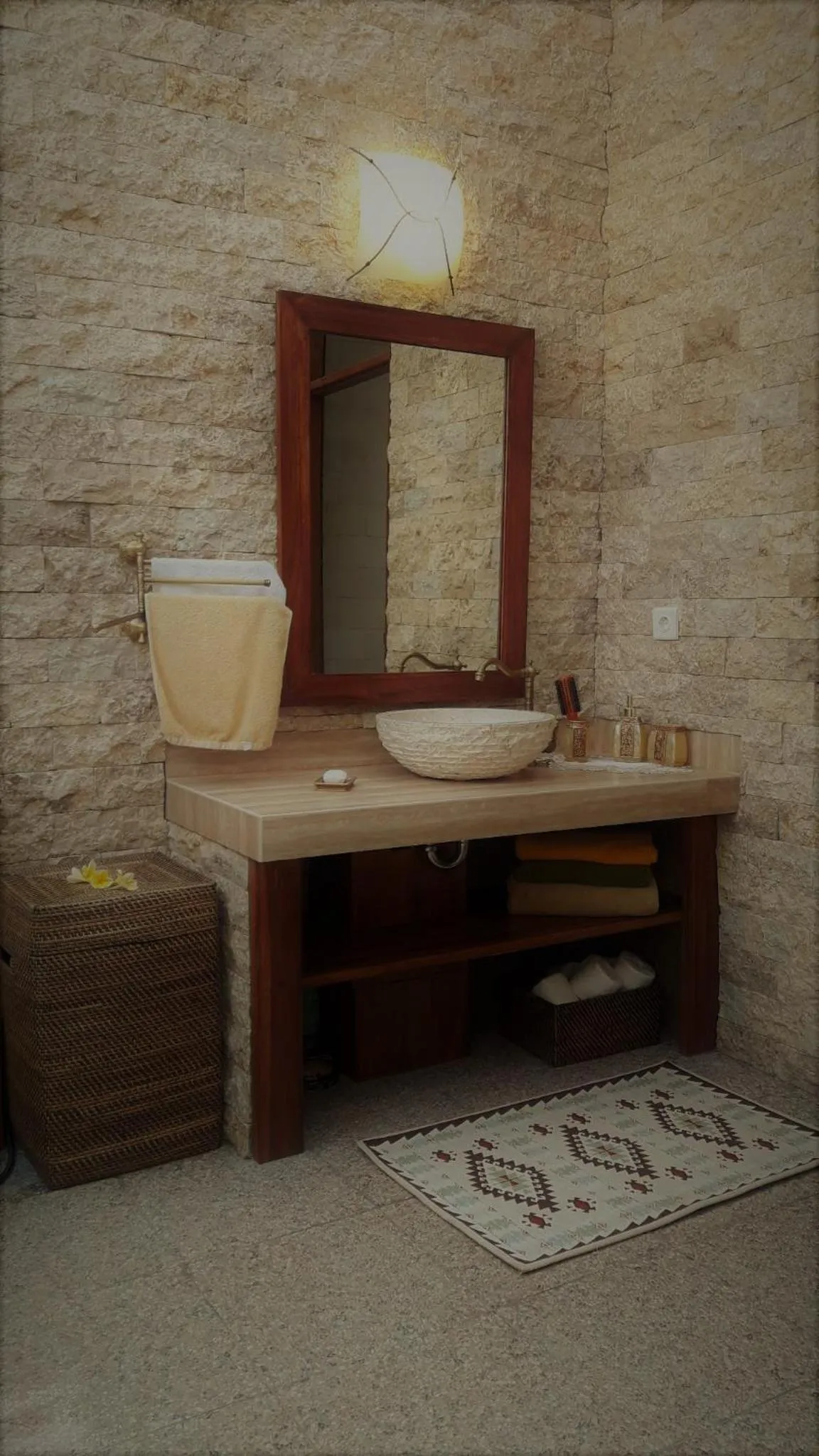 Bathroom in A Priori Villa Ubud