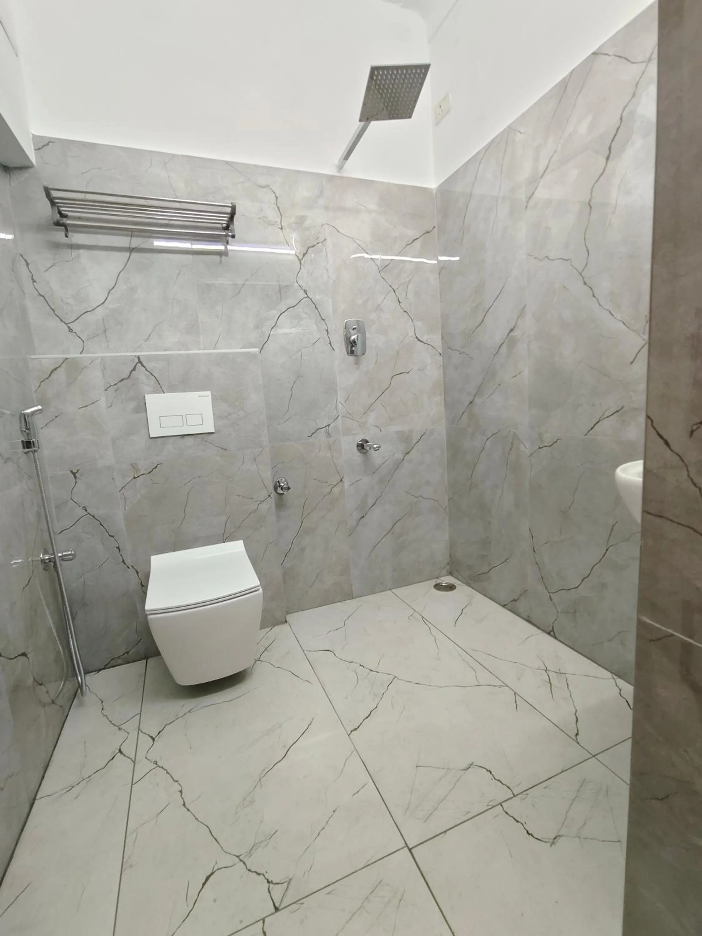 Bathroom in Zingle Stay Airport Hotel