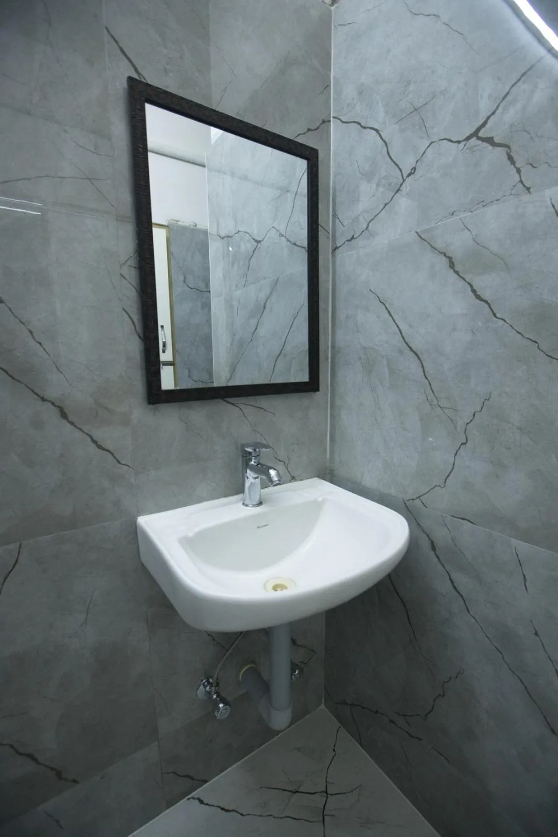 Bathroom in Zingle Stay Airport Hotel