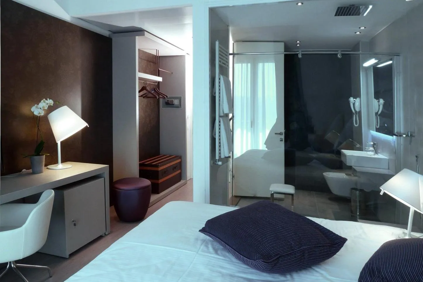 Photo of the whole room, Bed in Hotel Lugano Torretta