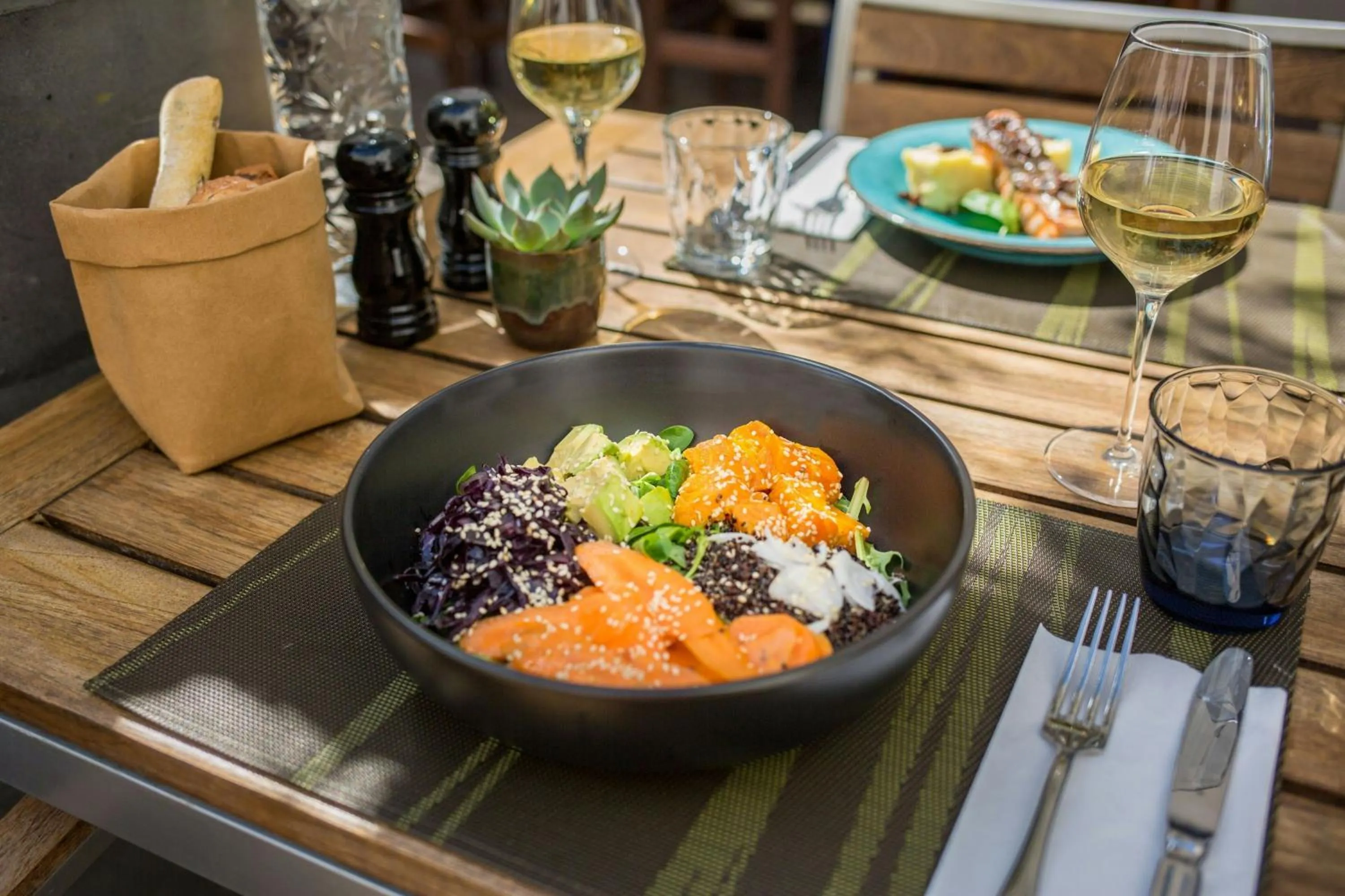 Lounge or bar in Courtyard by Marriott Paris Arcueil