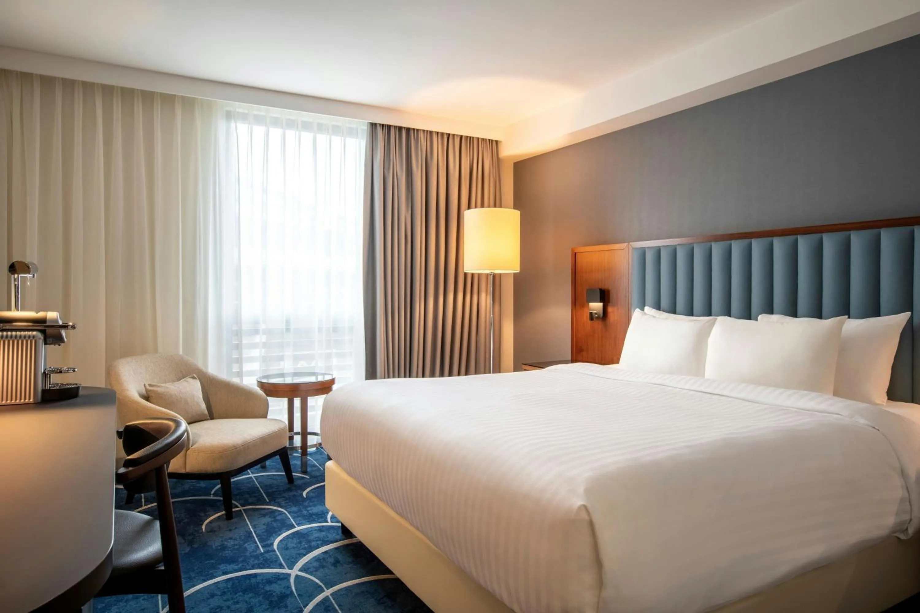 Photo of the whole room, Bed in Courtyard by Marriott Paris Arcueil