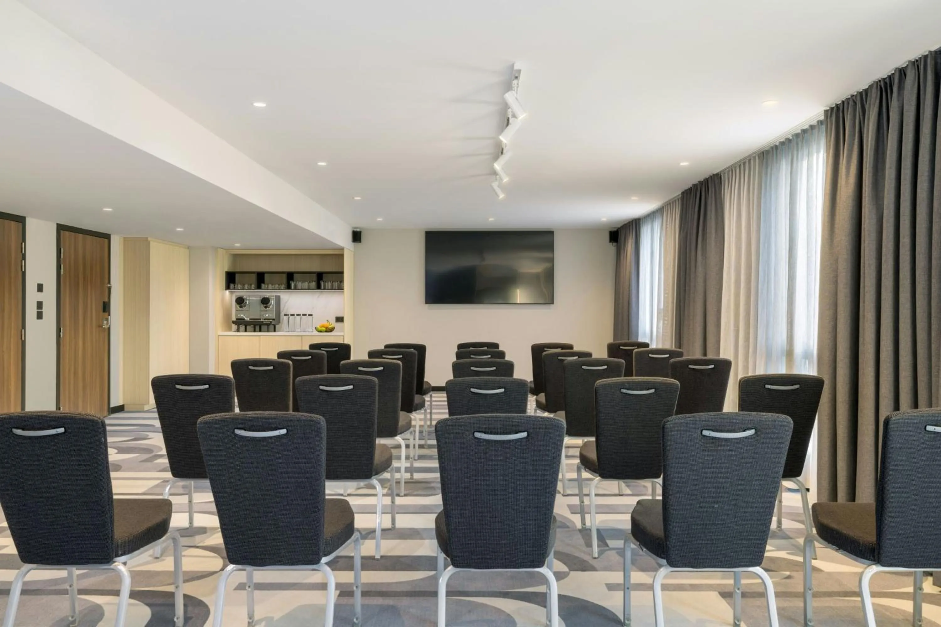 Meeting/conference room in Courtyard by Marriott Paris Arcueil
