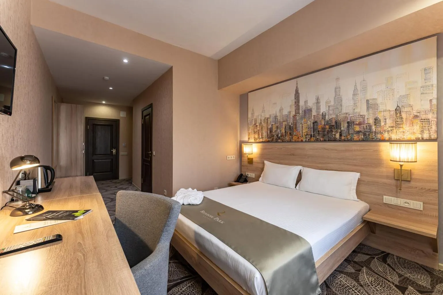 Bed in Renion Park Hotel