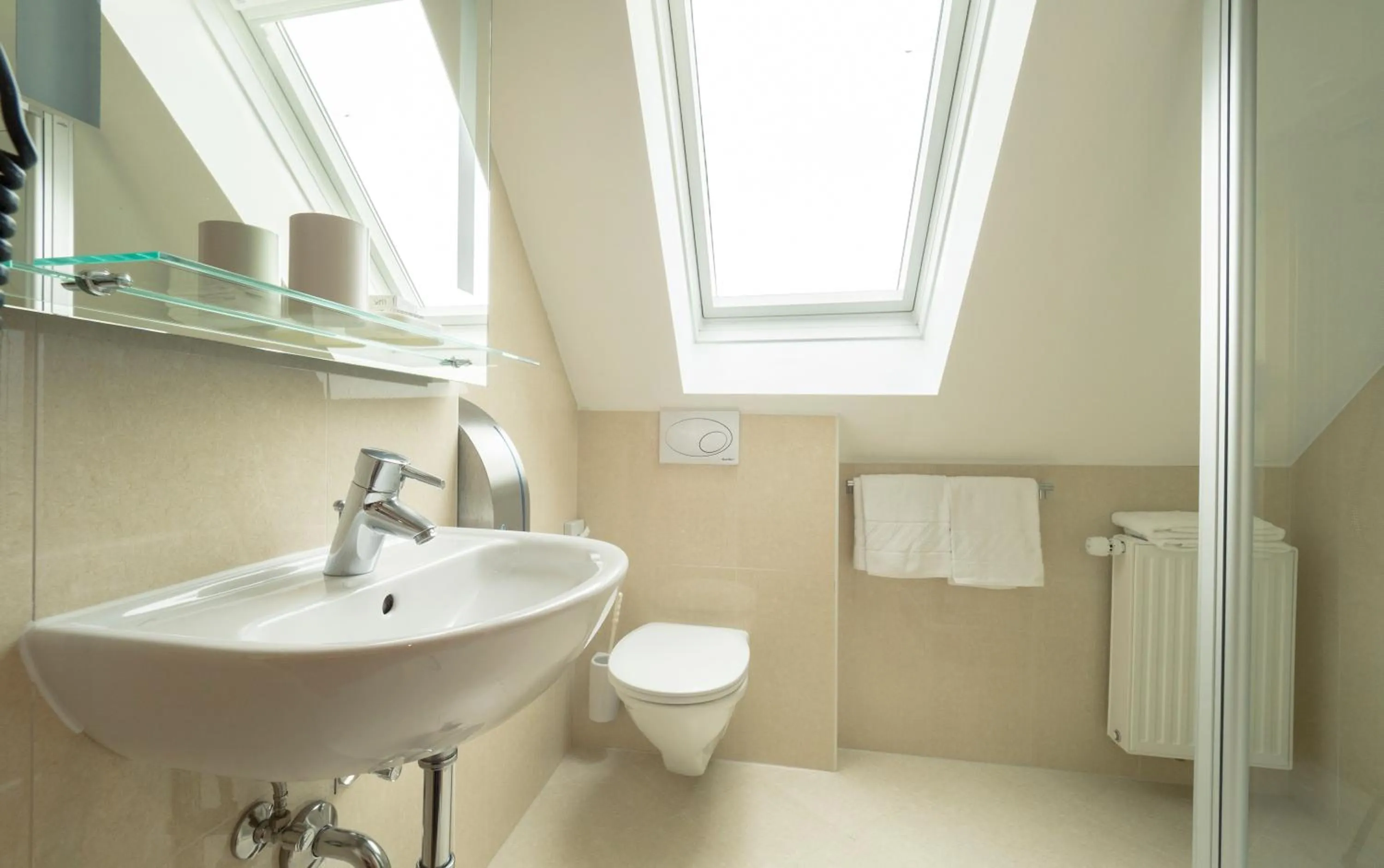 Toilet in Hotel Flair