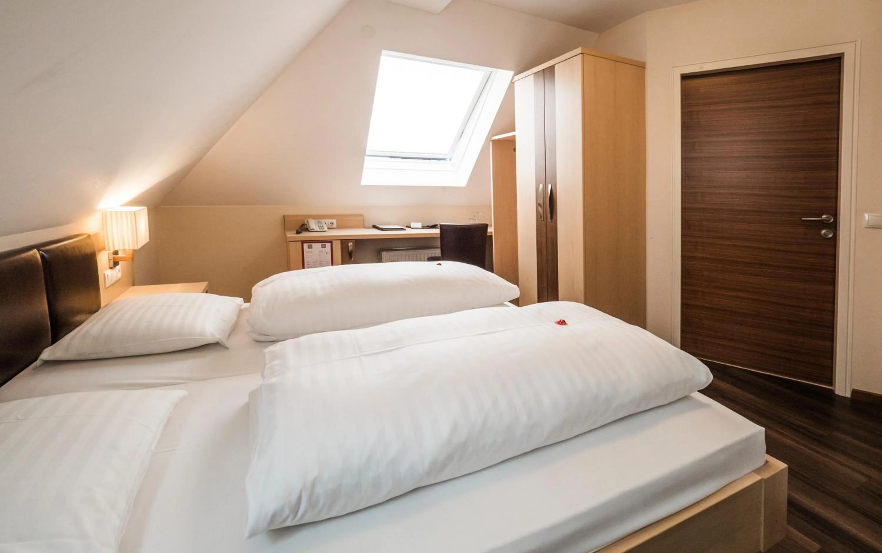 Photo of the whole room, Bed in Hotel Flair