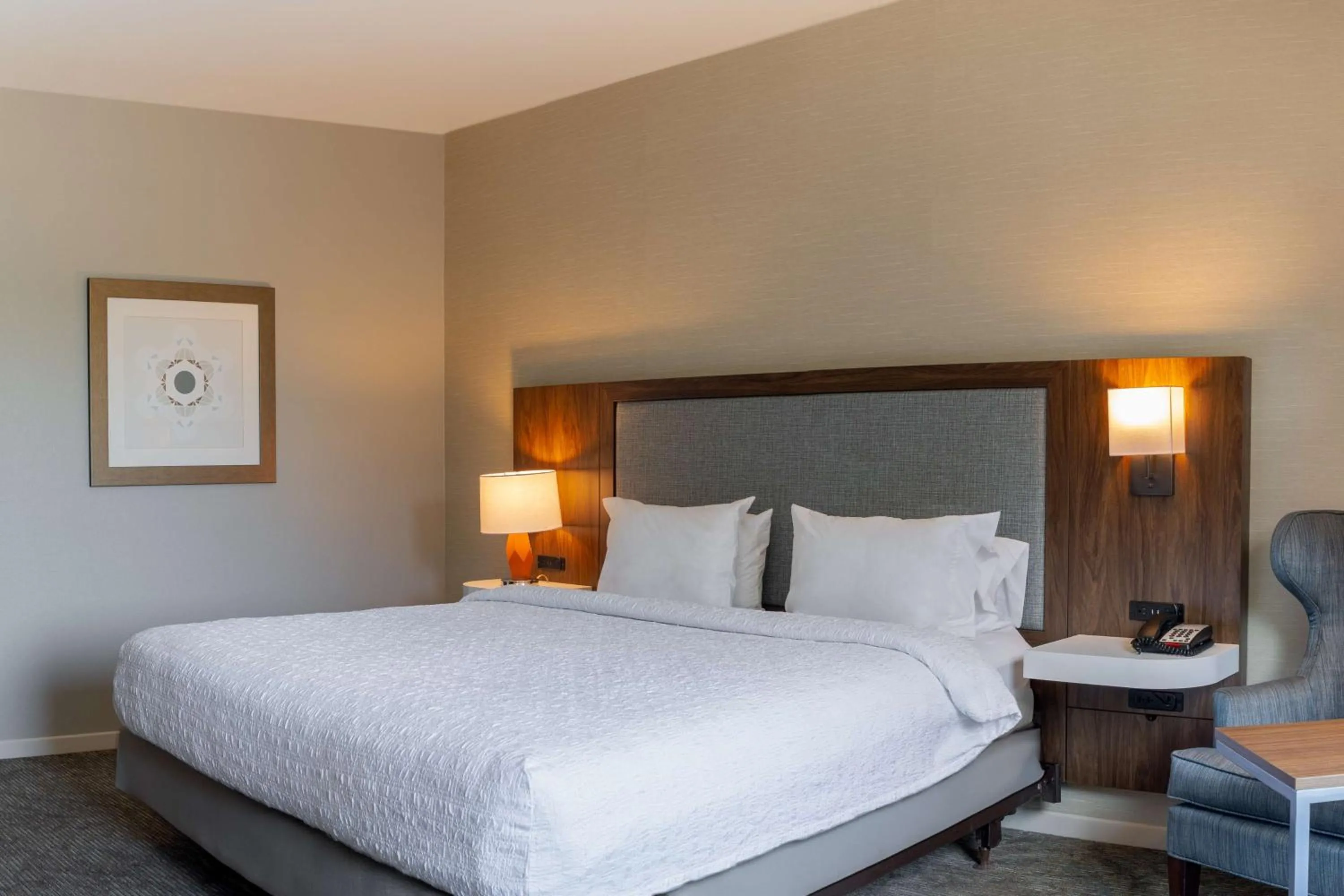 Bed in Hampton Inn & Suites Boerne