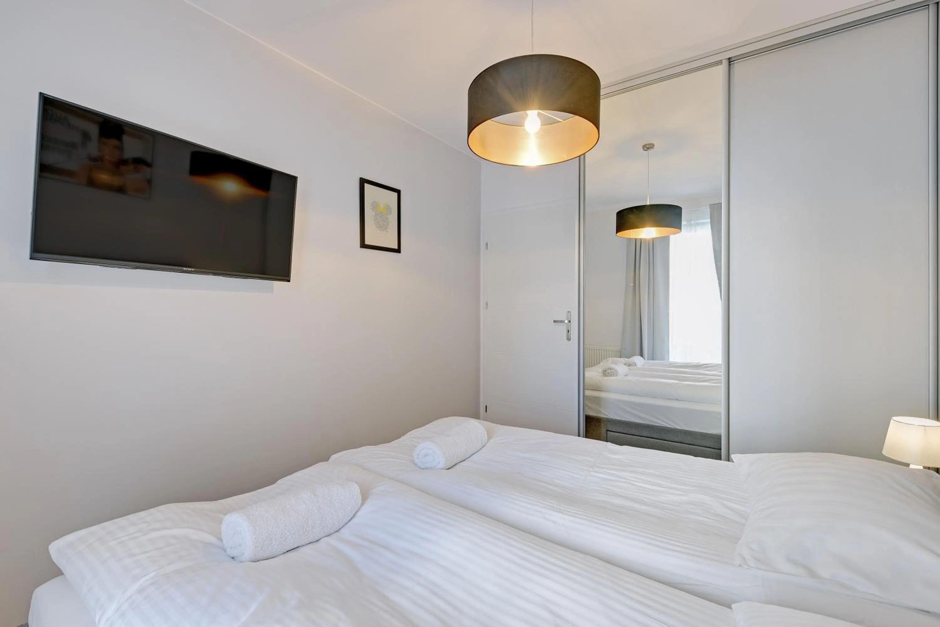 Bed in Angielska Grobla Apartinfo Apartments