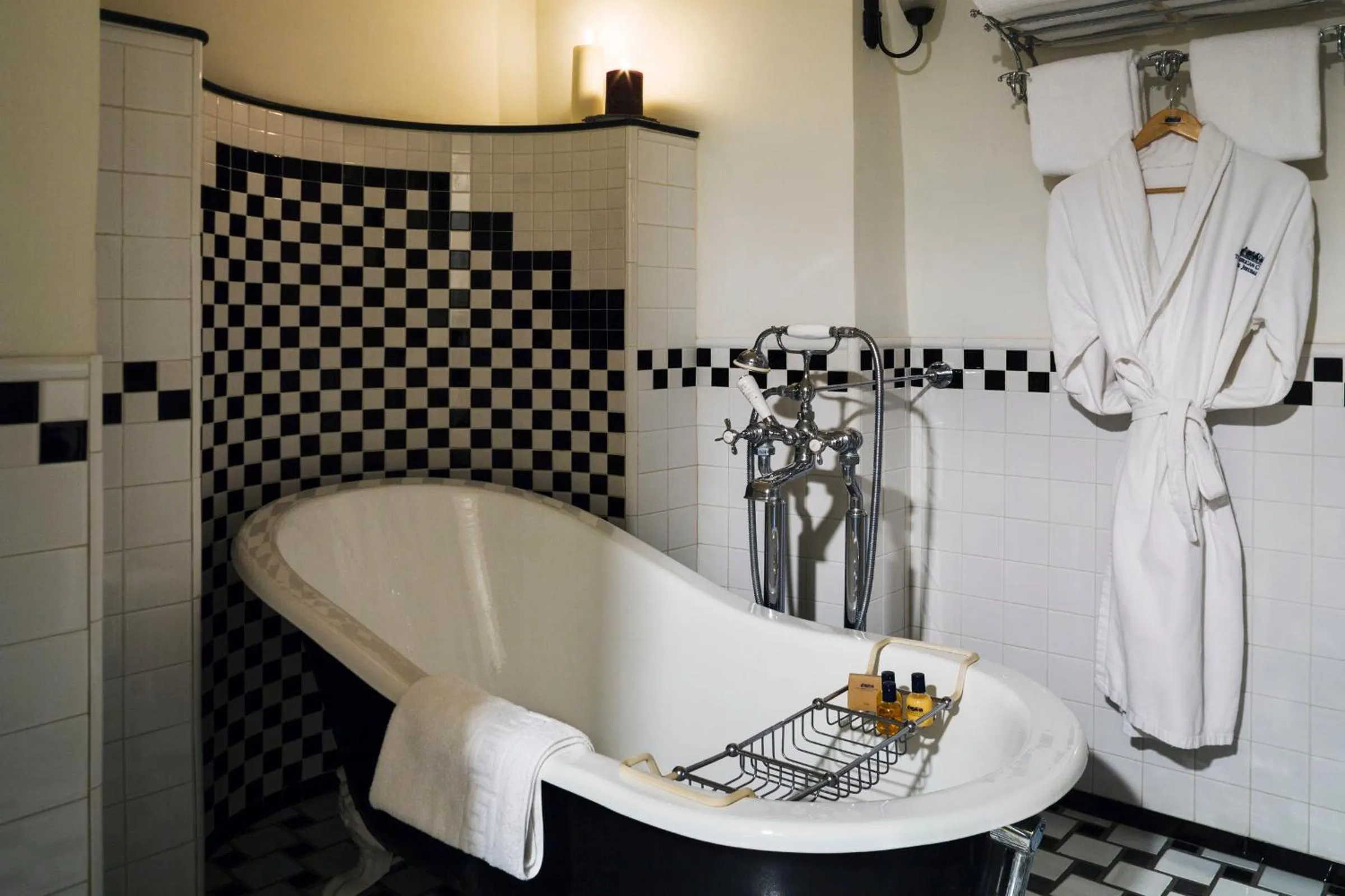 Shower in The American Colony Hotel - Small Luxury Hotels of the World