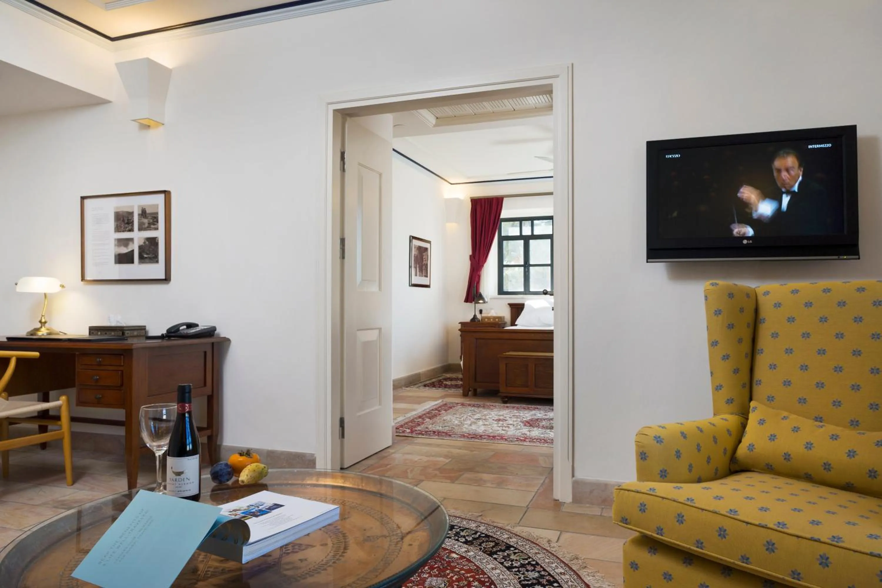 TV and multimedia in The American Colony Hotel - Small Luxury Hotels of the World