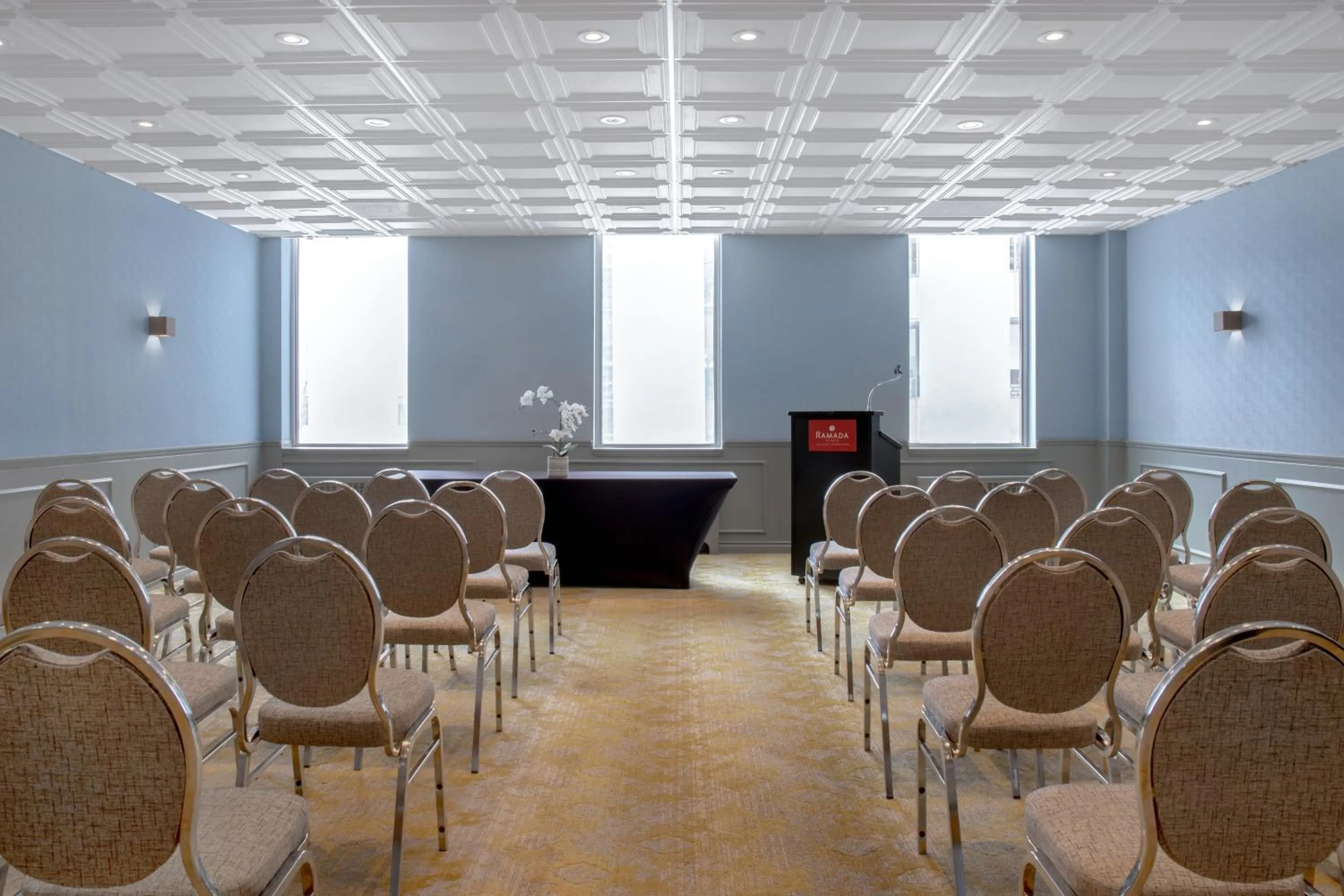 Meeting/conference room in Ramada Plaza by Wyndham Calgary Downtown