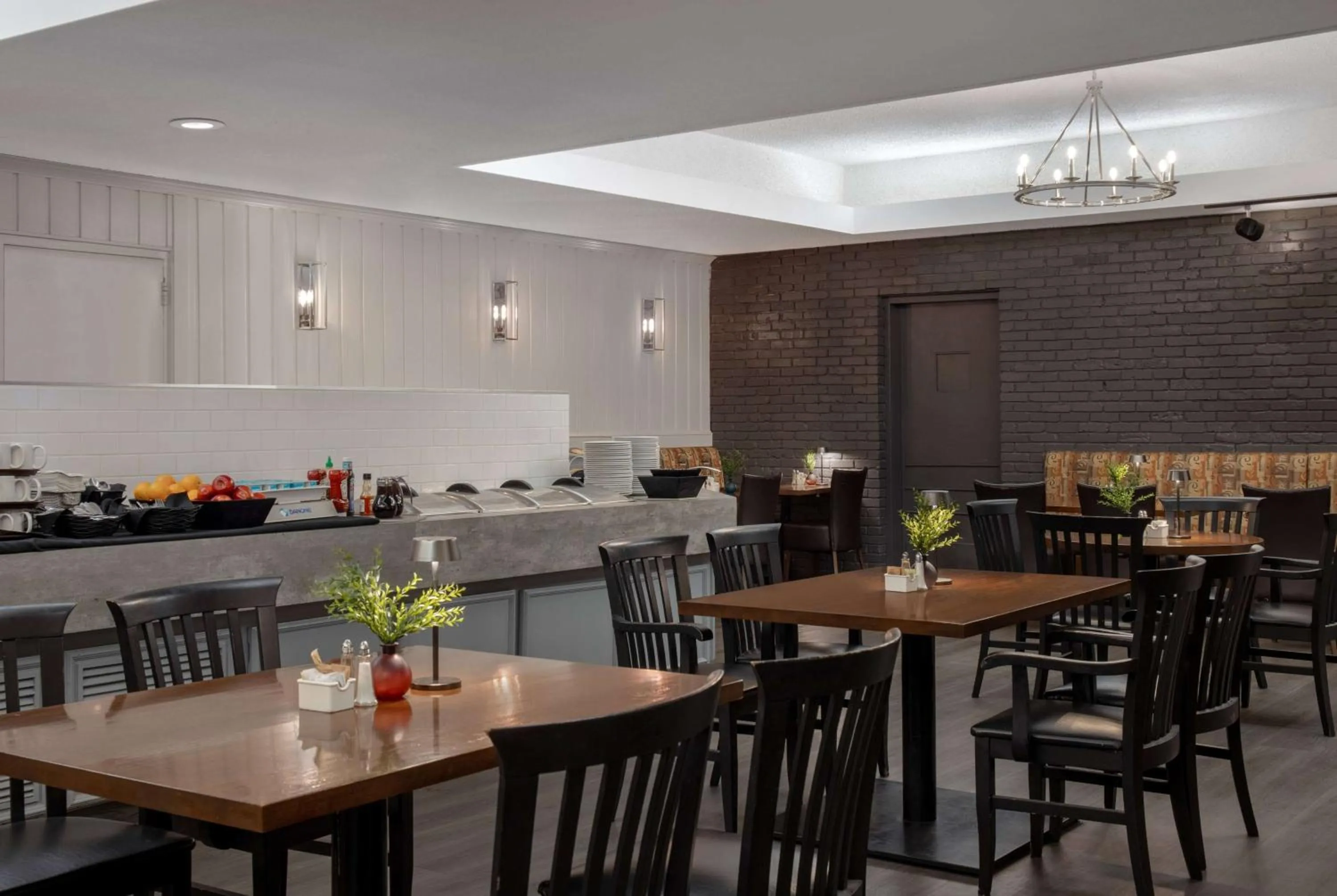 Property building in Ramada Plaza by Wyndham Calgary Downtown