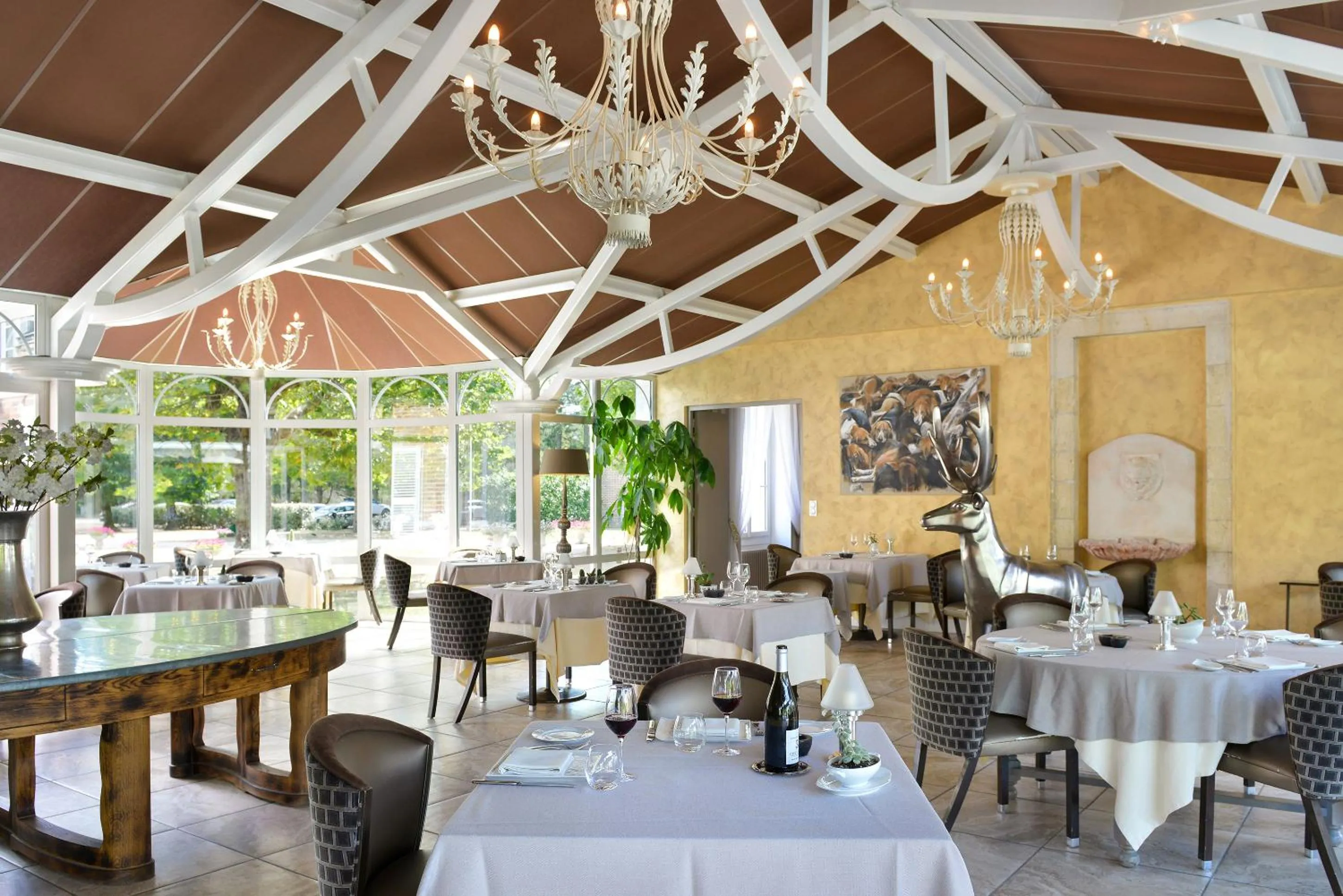 Restaurant/places to eat in Logis Domaine De Valaudran