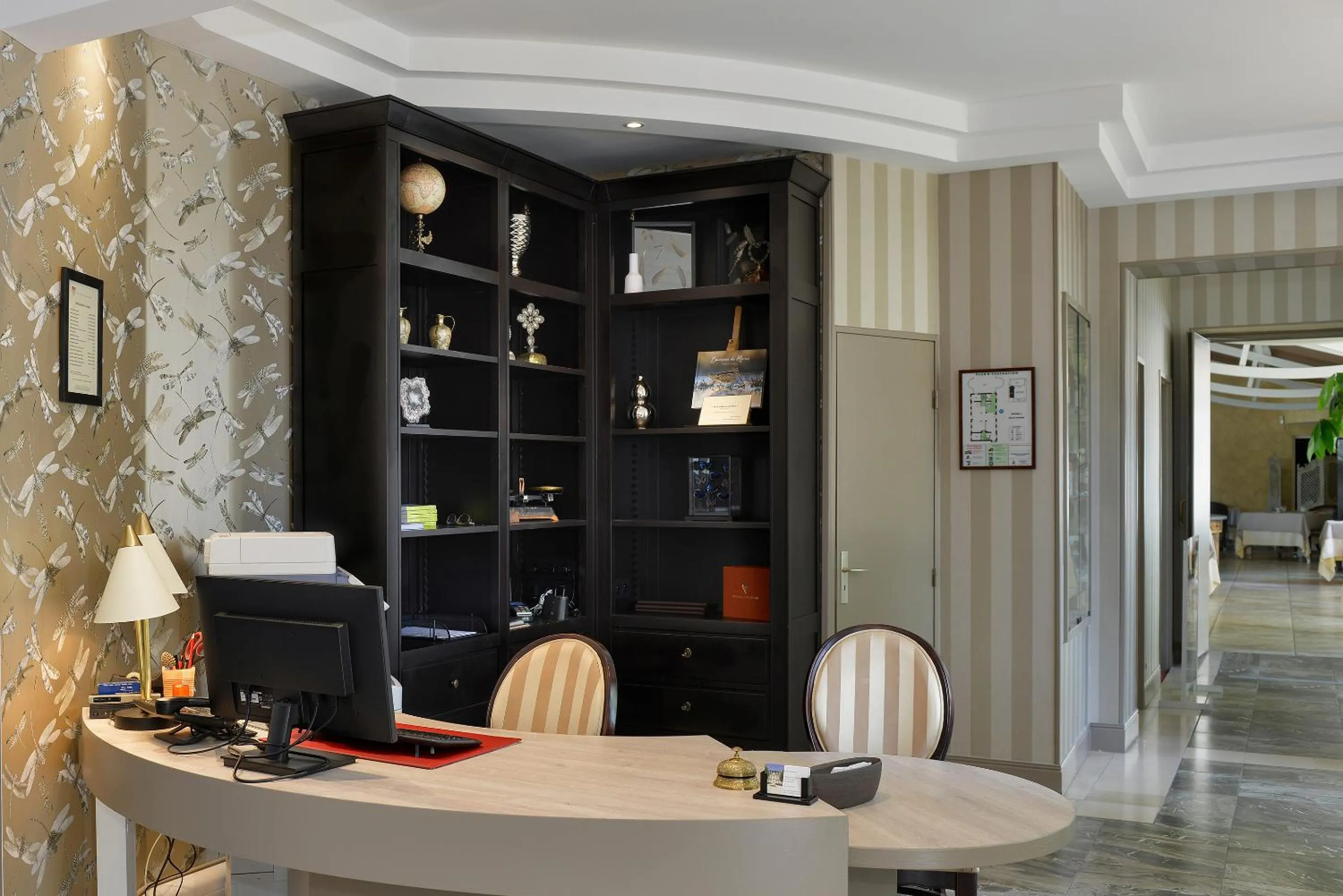 Lobby or reception in Logis Domaine De Valaudran