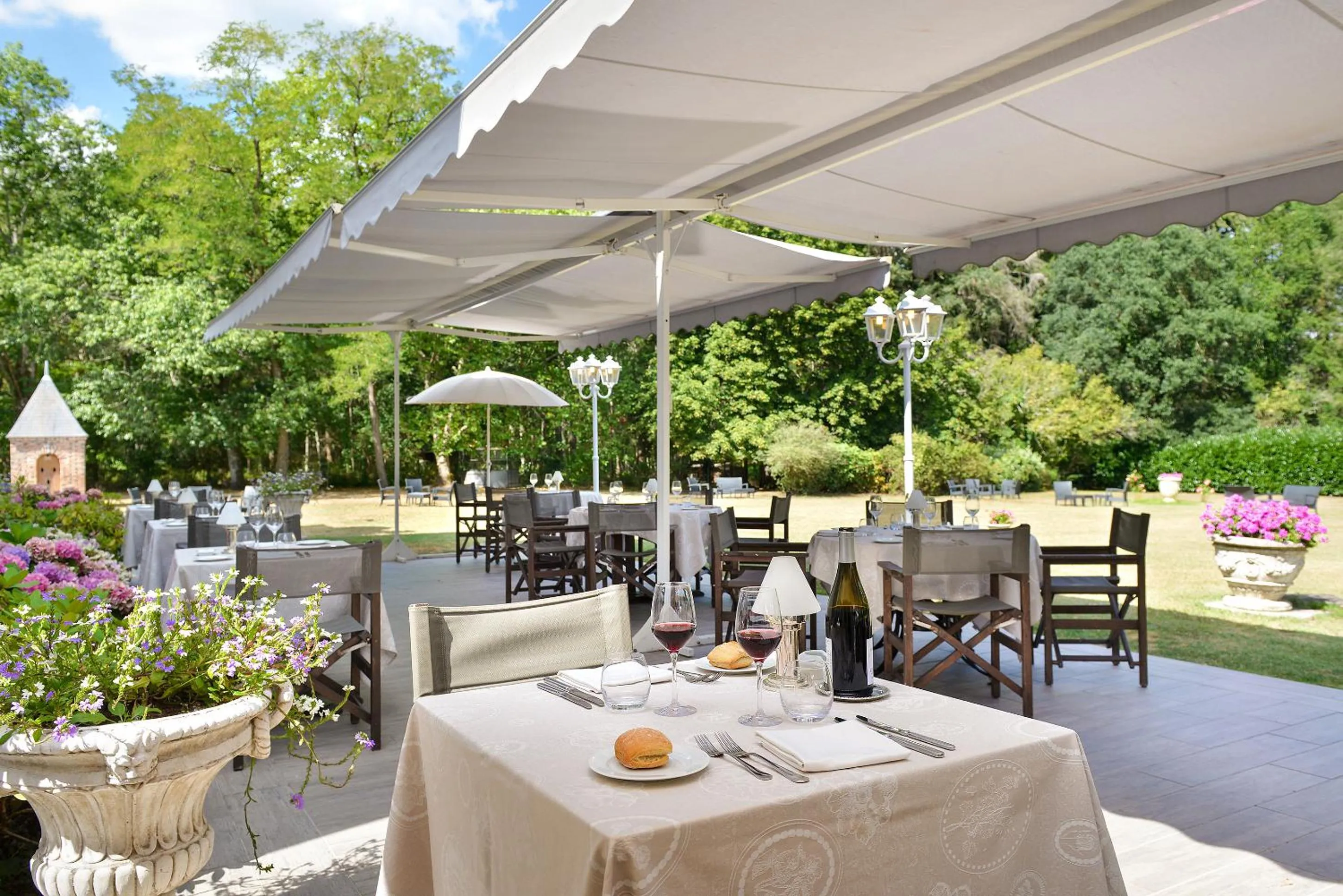 Patio in Logis Domaine De Valaudran