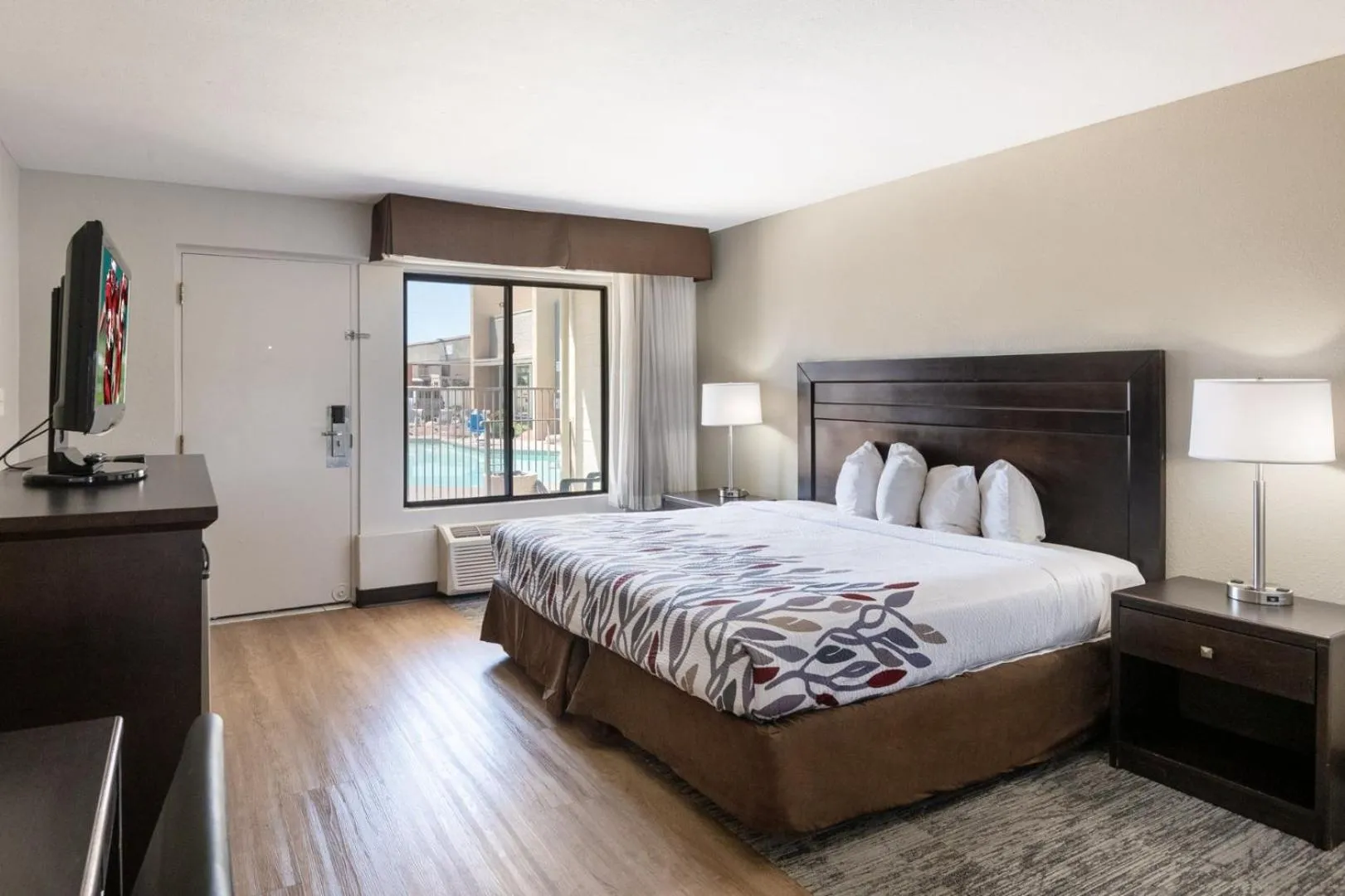 Bed in Red Roof Inn Tucson Downtown - University