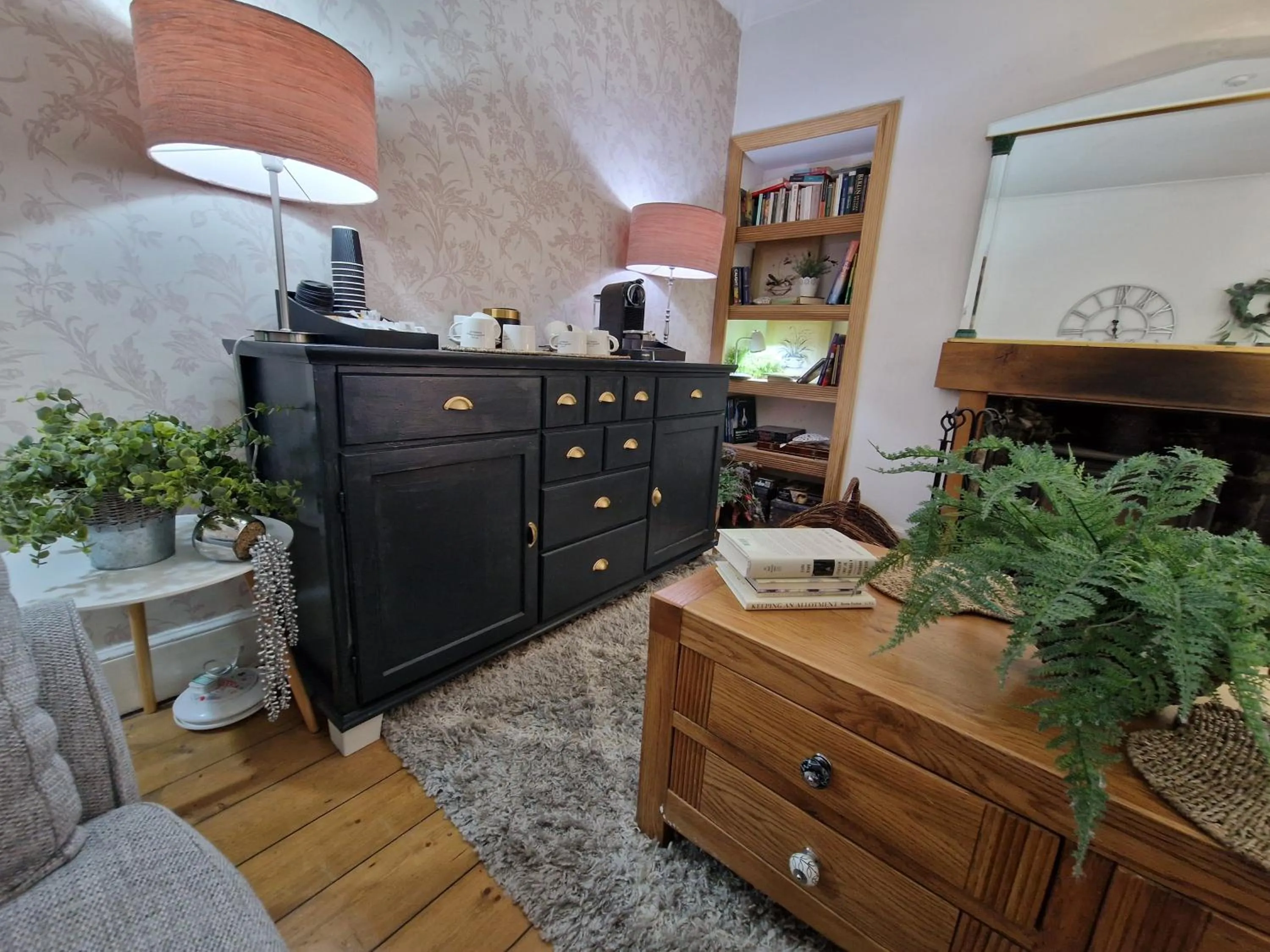 Lounge or bar in Eagle View Guest House