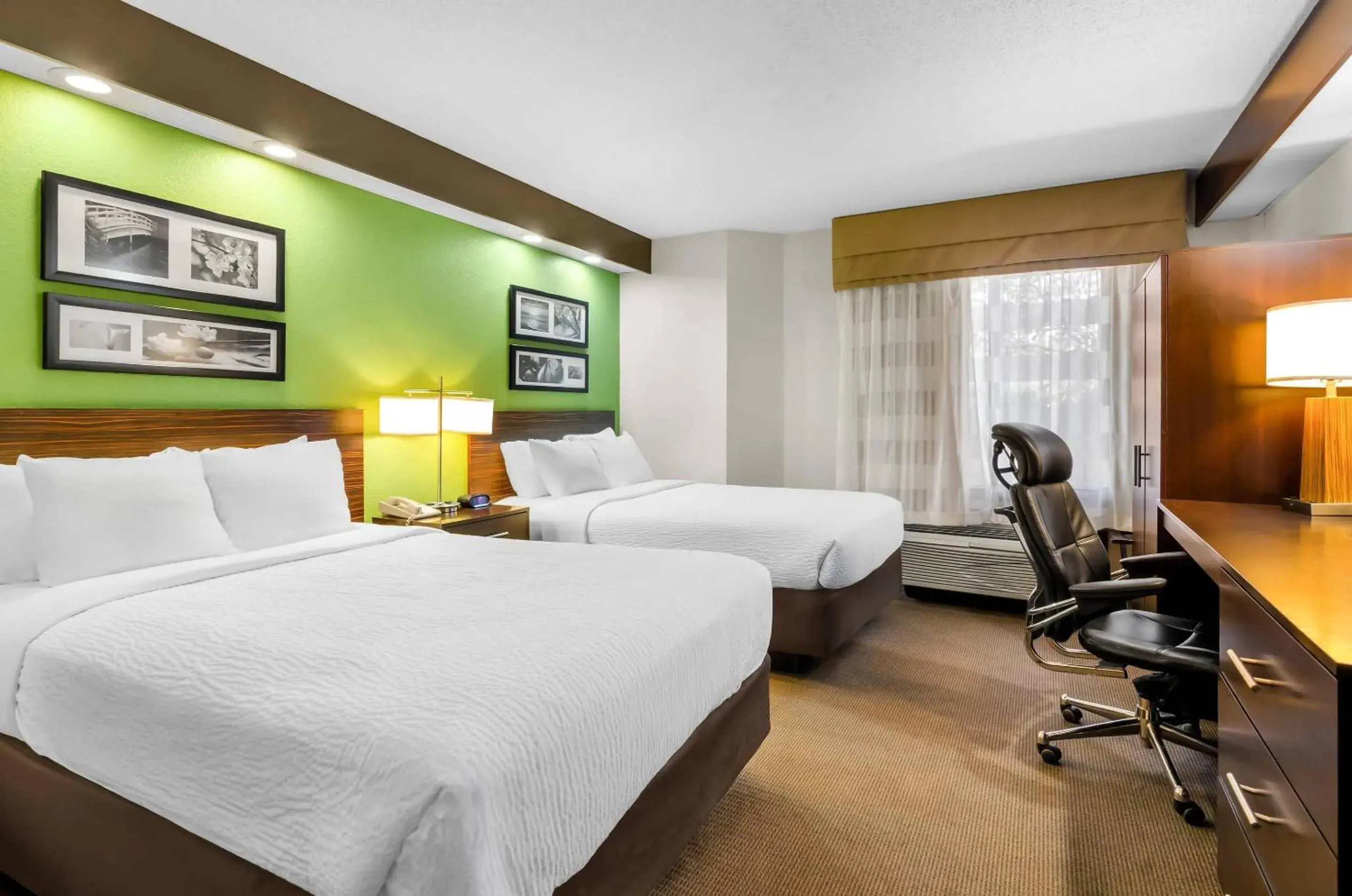 Double Room with Two Double Beds - Non-Smoking in Sleep Inn Beaver- Beckley Double Room with Two Double Beds - Non-Smoking in Sleep Inn Beaver- Beckley