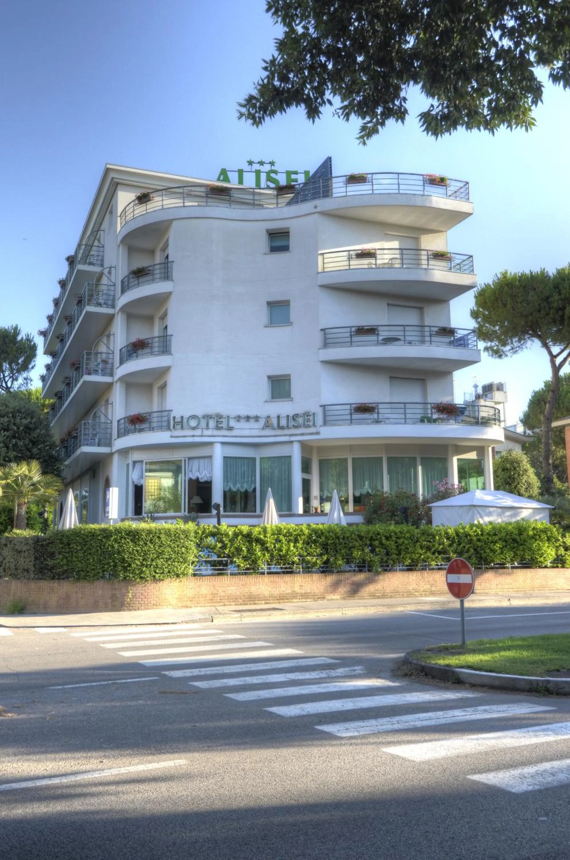 Property building in Hotel Alisei