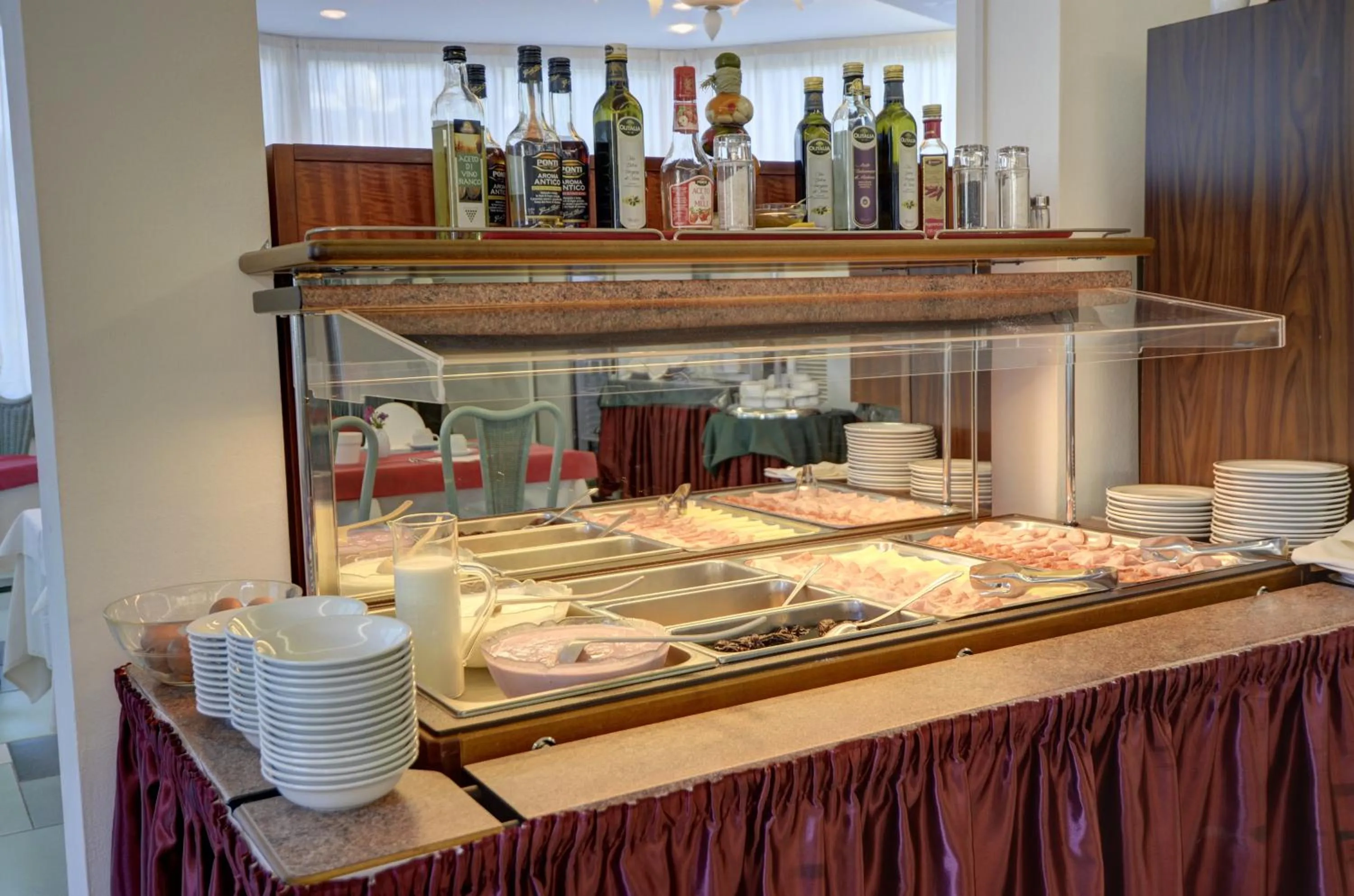 Buffet breakfast in Hotel Alisei