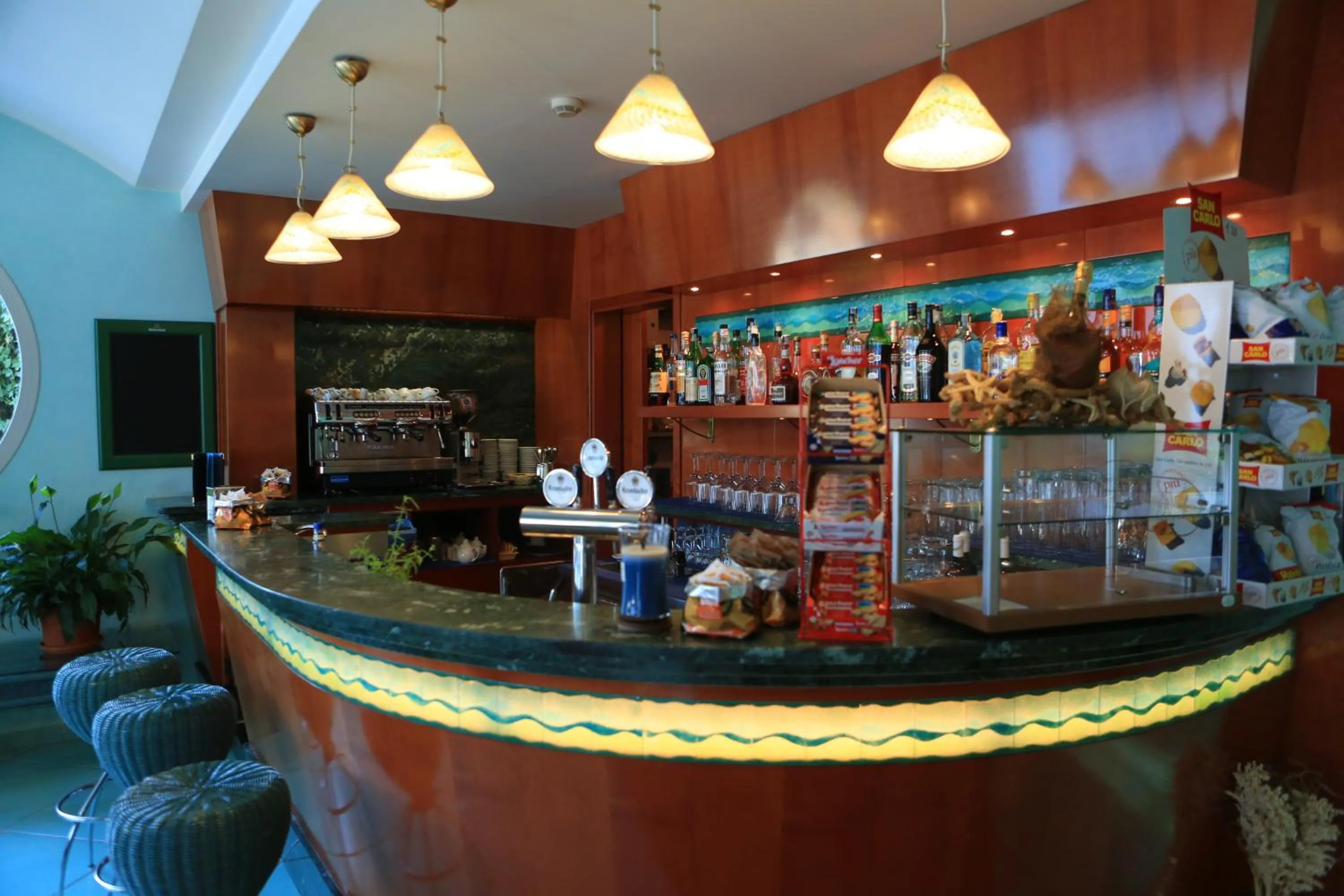 Lounge or bar in Hotel Alisei