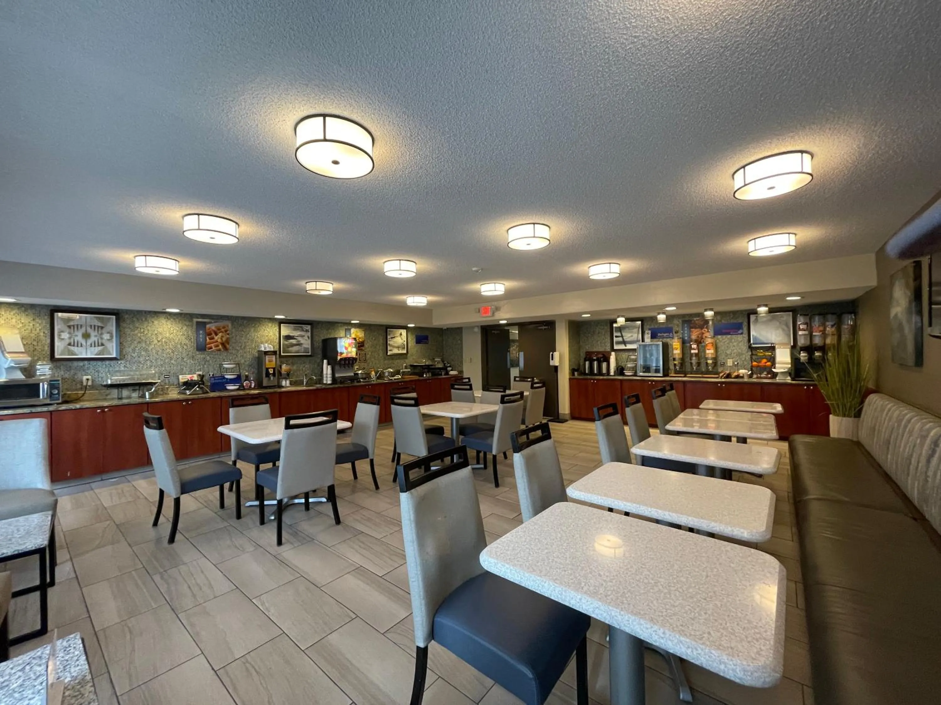 Breakfast in Best Western Tallahassee Downtown Inn and Suites