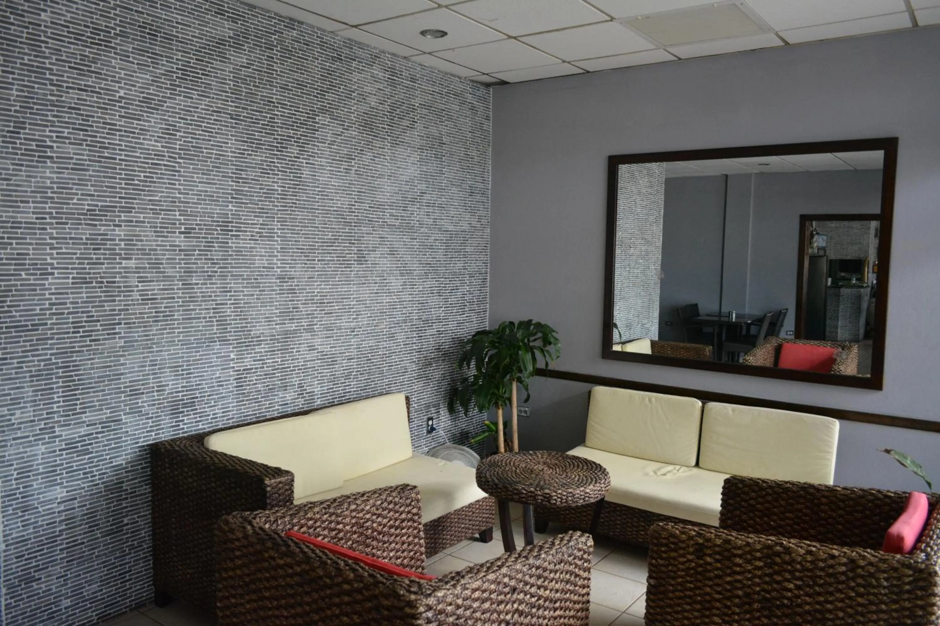 Meals in Travel Inn Hotel Simpson Bay