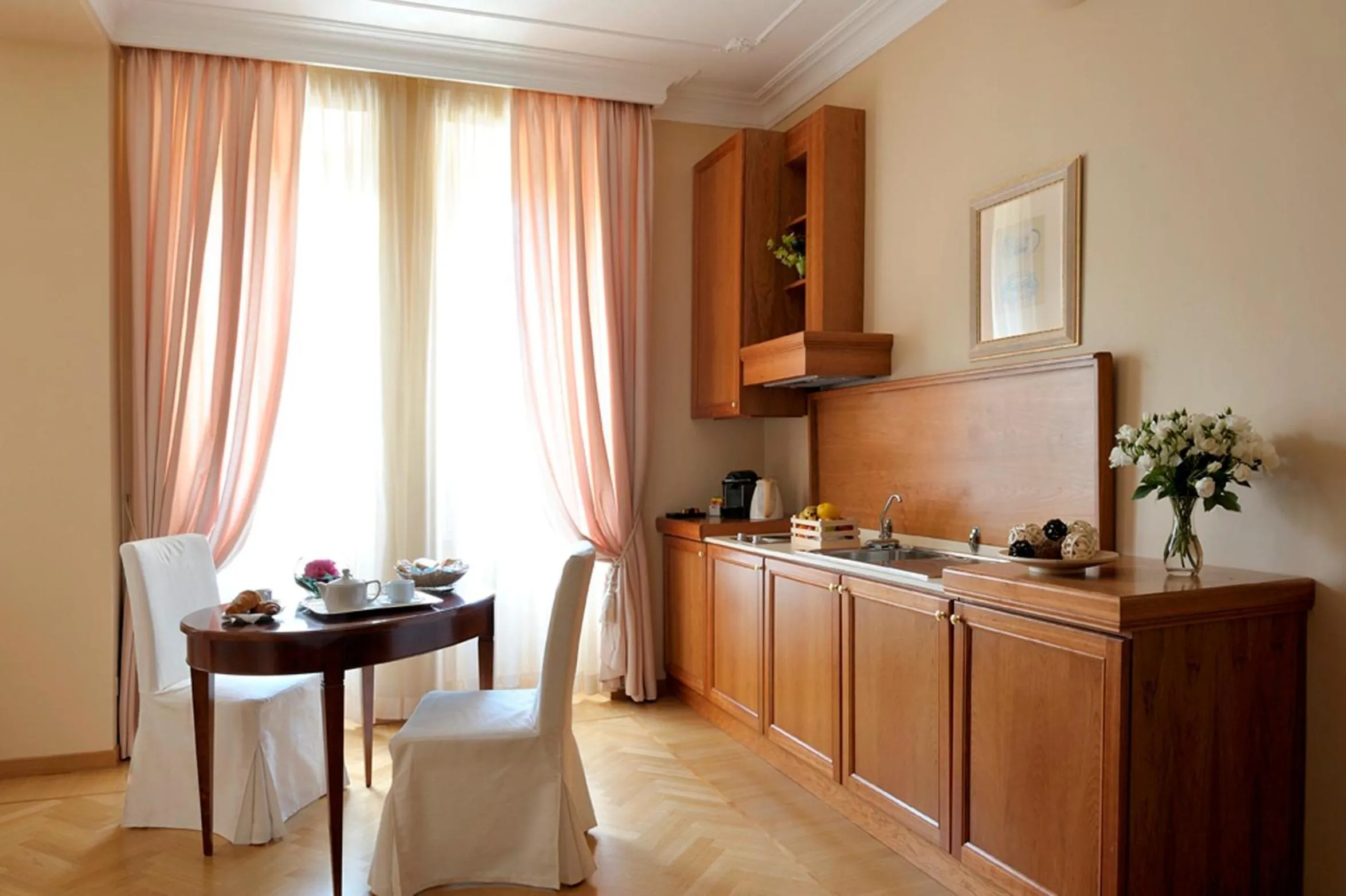 Kitchen or kitchenette in Dea Suite Roma