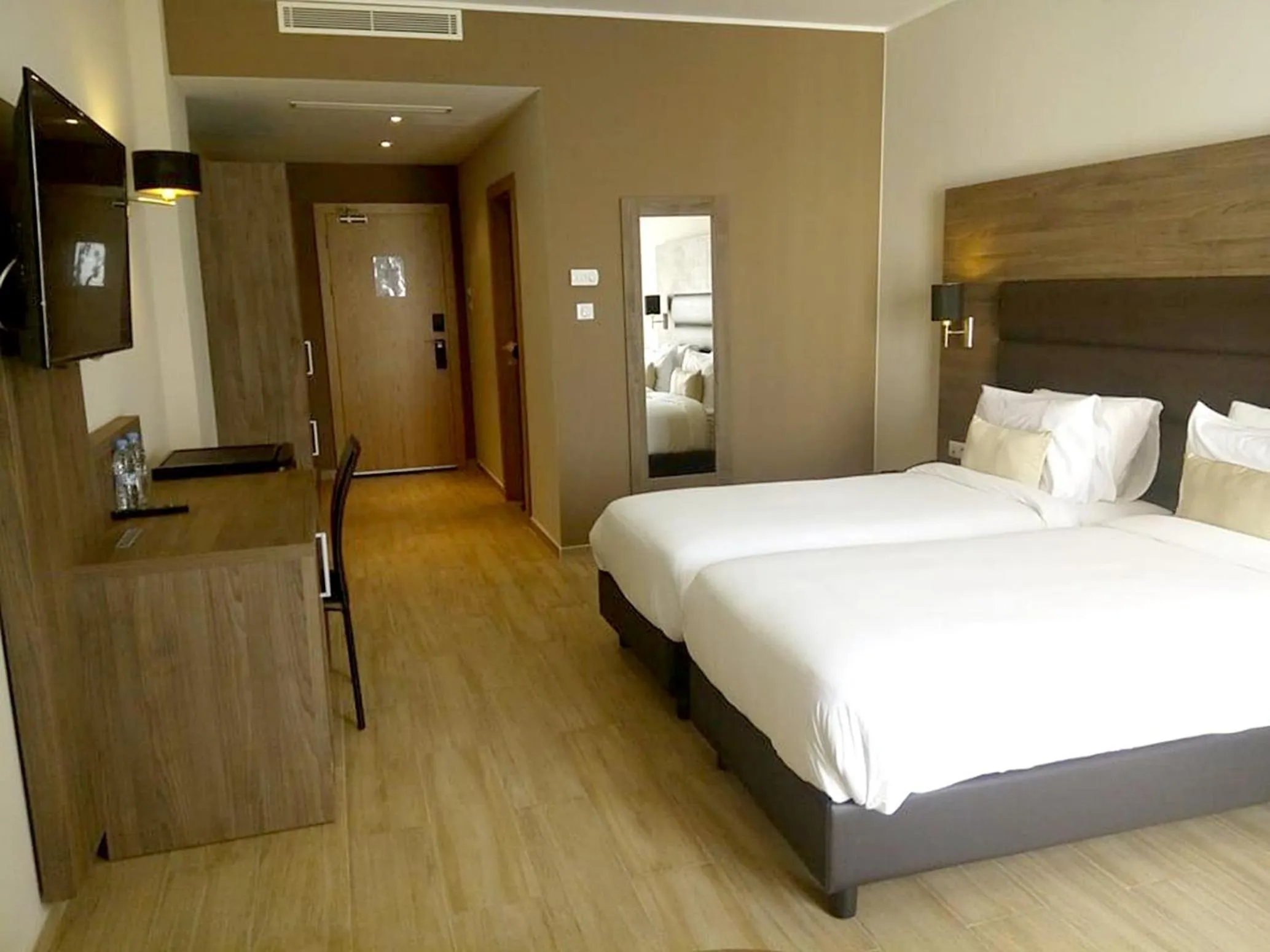 Bedroom, Bed in Le Zenith Hotel Oran