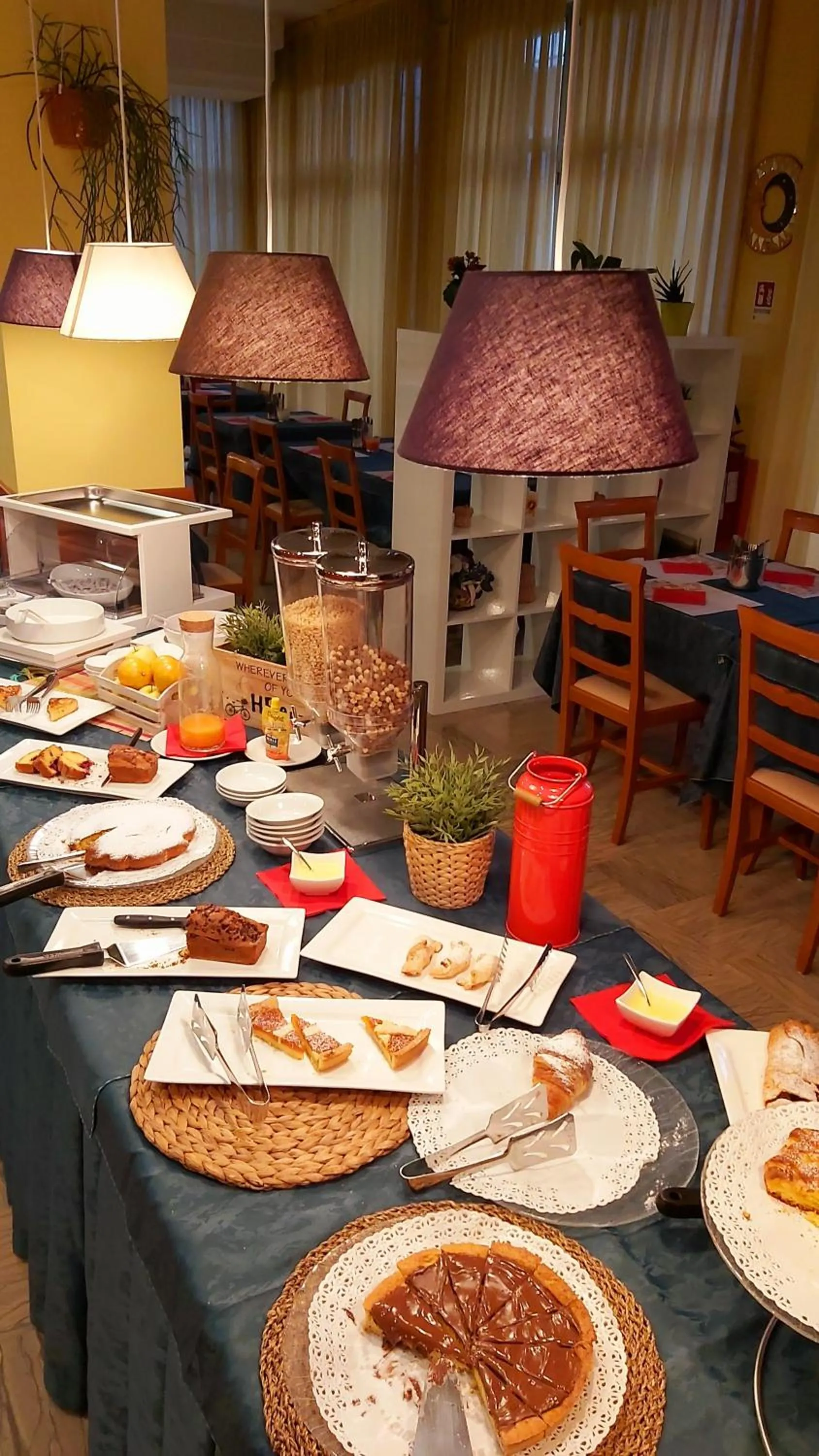 Food and drinks in Hotel Bahama