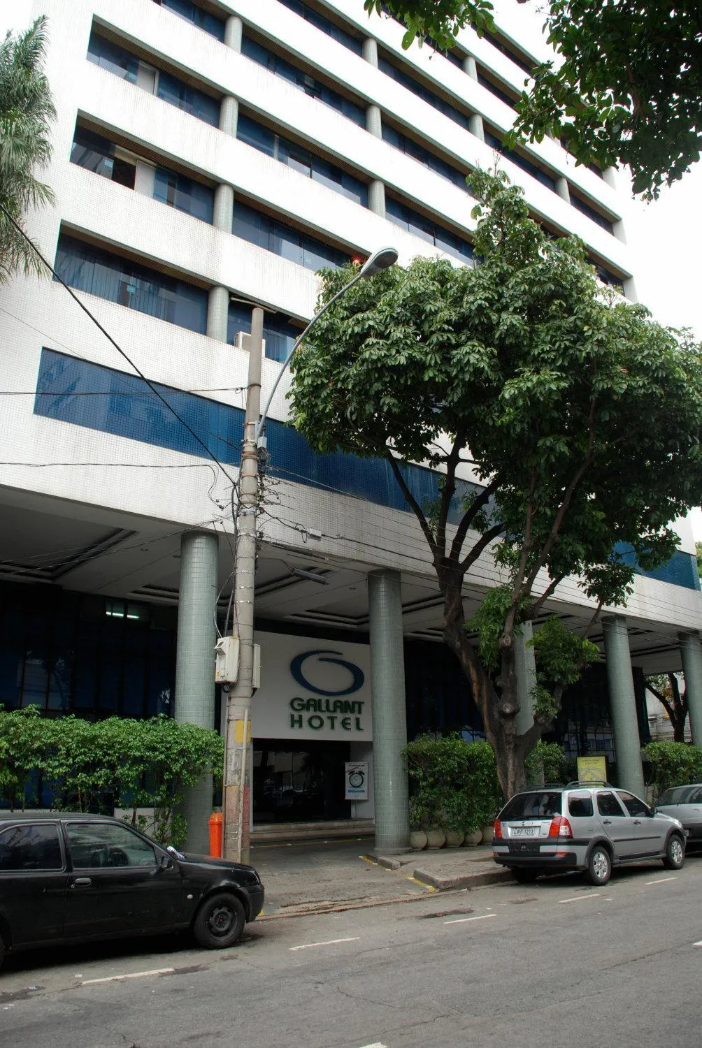 Facade/entrance in Gallant Hotel