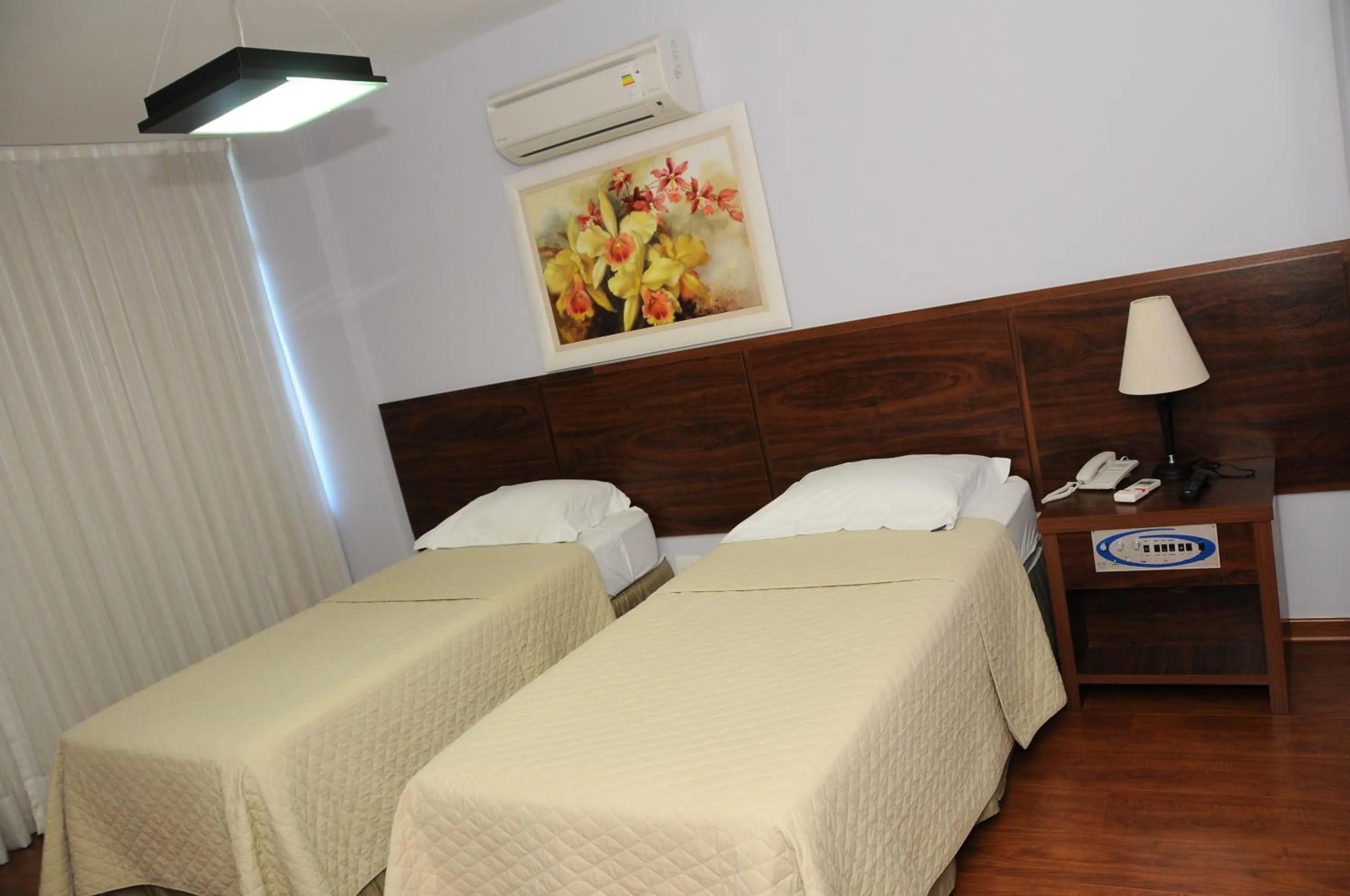 Photo of the whole room, Bed in Gallant Hotel