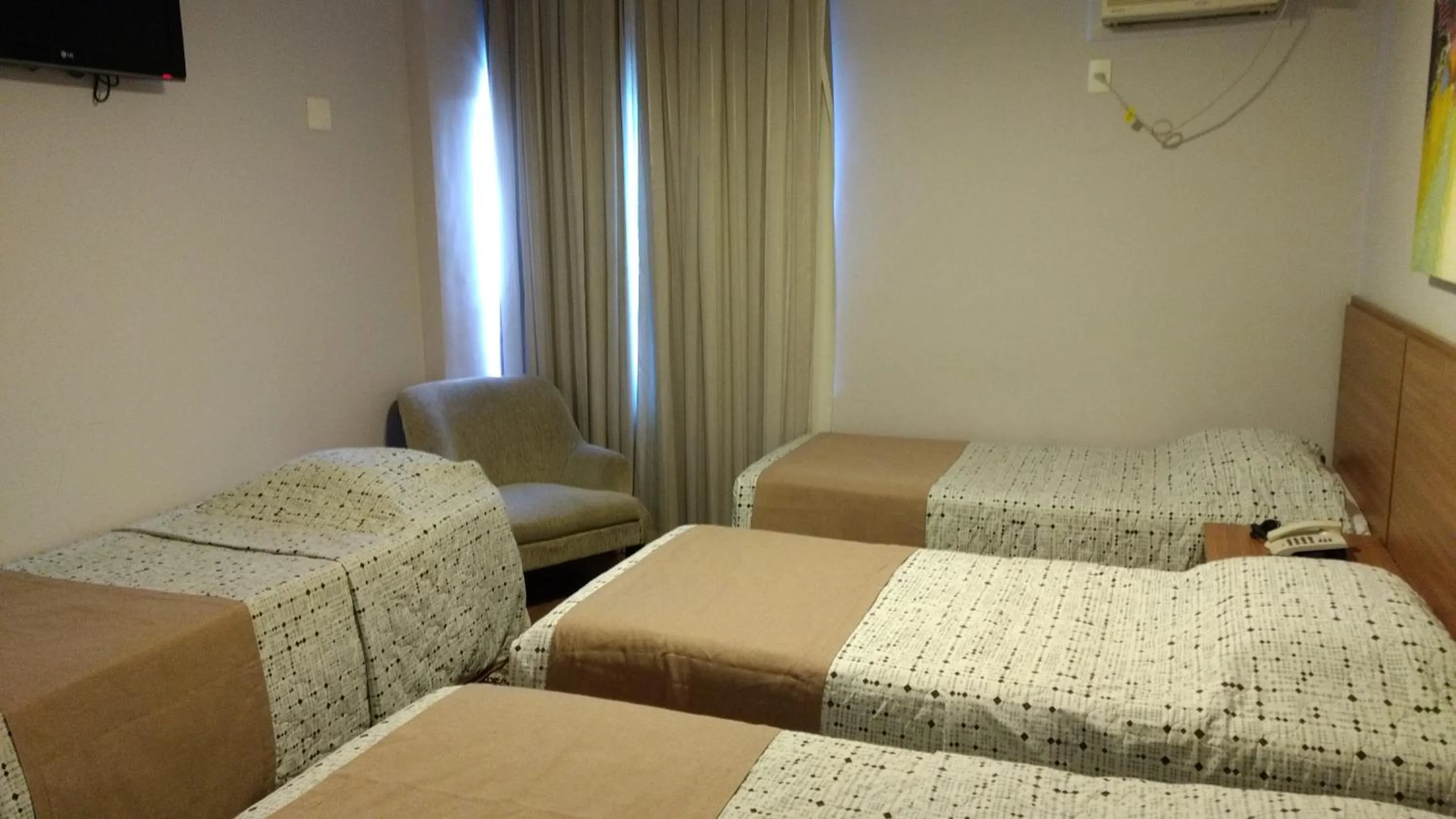 Bedroom, Bed in Gallant Hotel