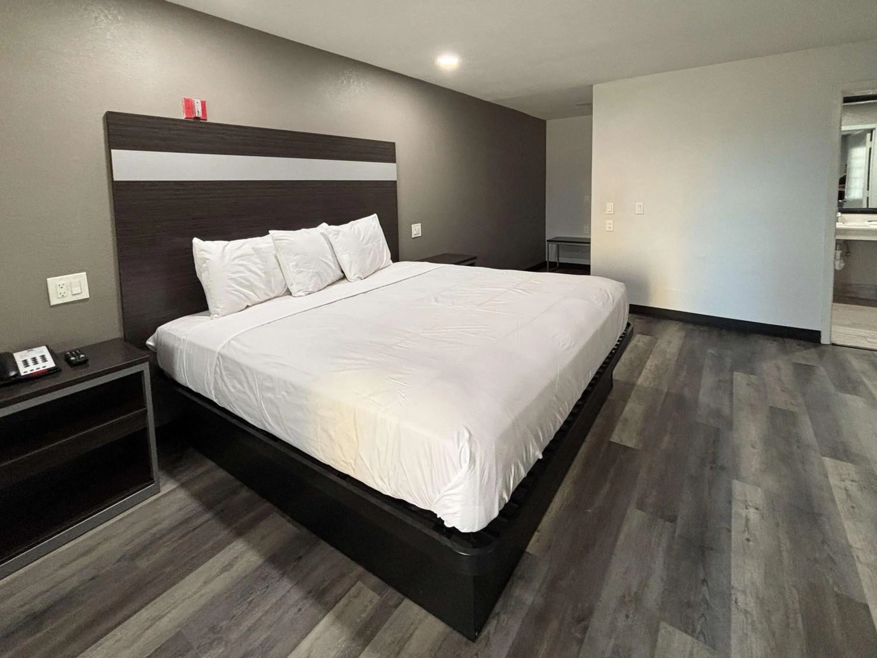 Bedroom, Bed in Americas Best Value Inn & Suites La Porte/Houston