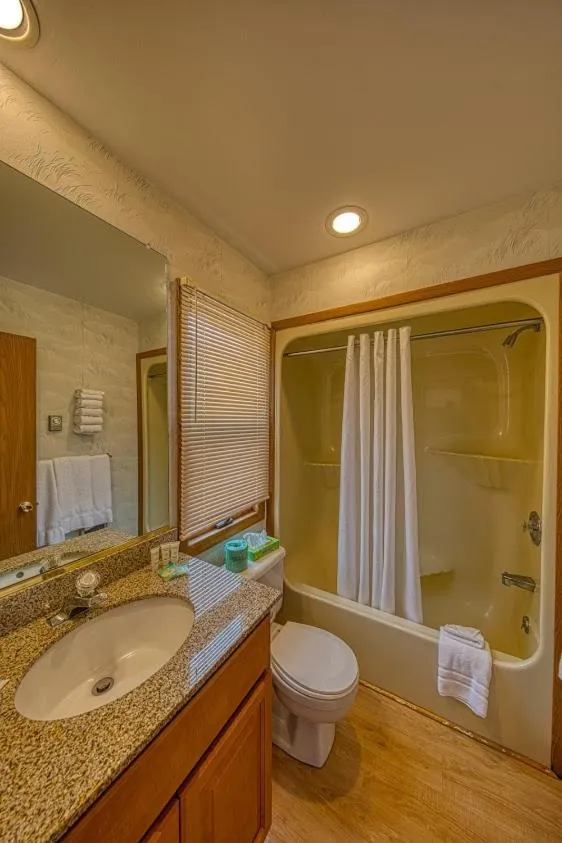 Bathroom in Sea Spray Motel