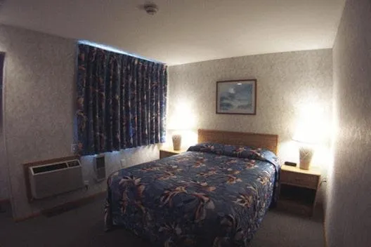 Bedroom, Bed in Sea Spray Motel