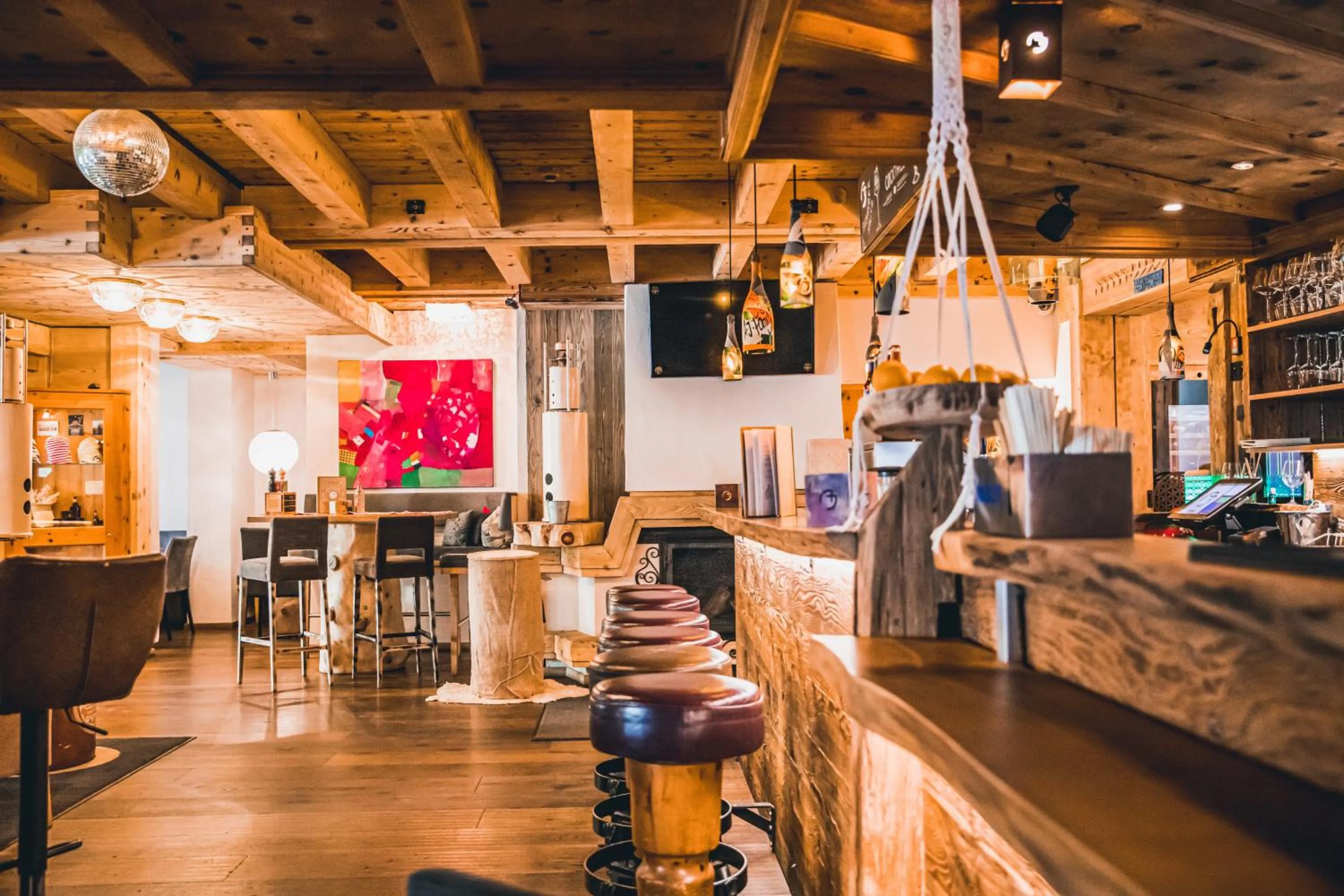Lounge or bar in Alpin Juwel - Bio und Lifestylehotel