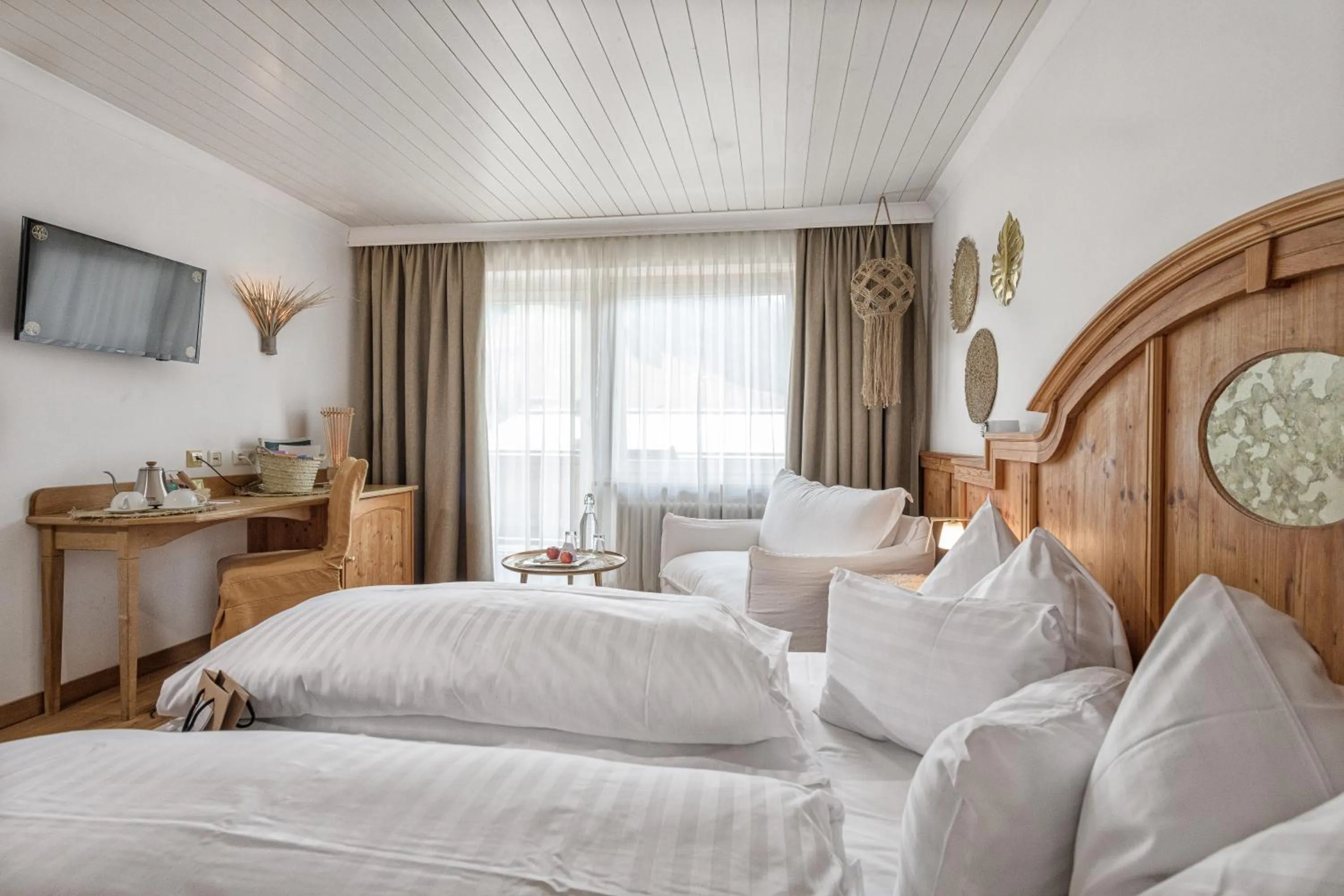 Photo of the whole room, Bed in Alpin Juwel - Bio und Lifestylehotel