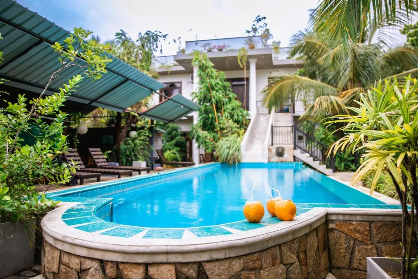 Swimming pool in Optimum Residencies