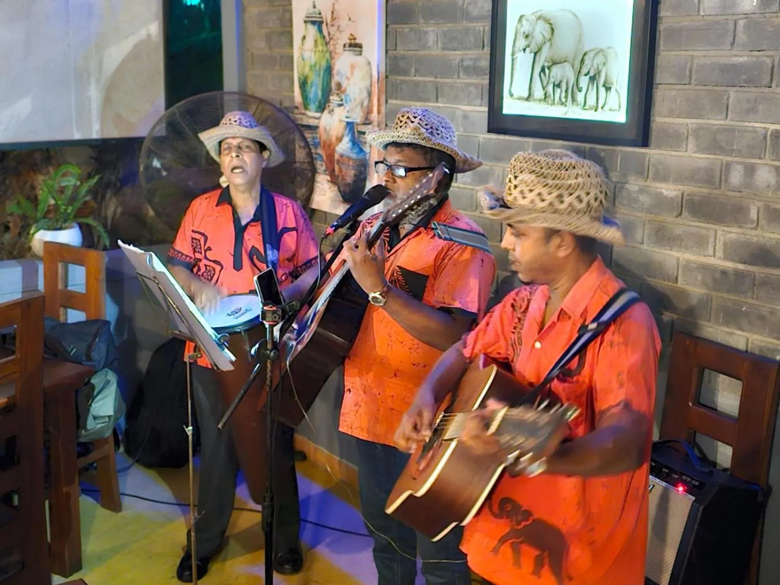 Restaurant/places to eat in Optimum Residencies